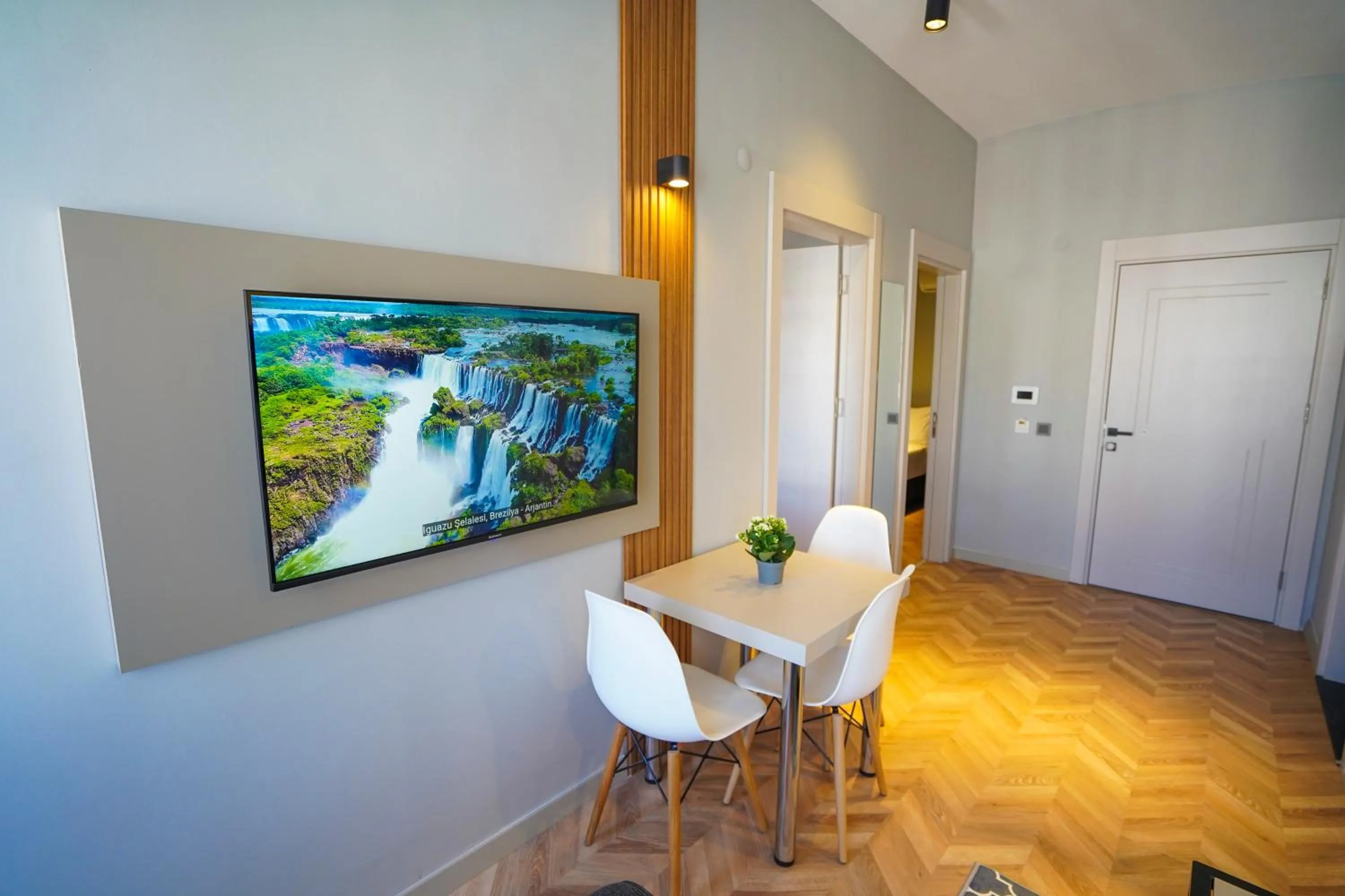 TV and multimedia in Moon Suites