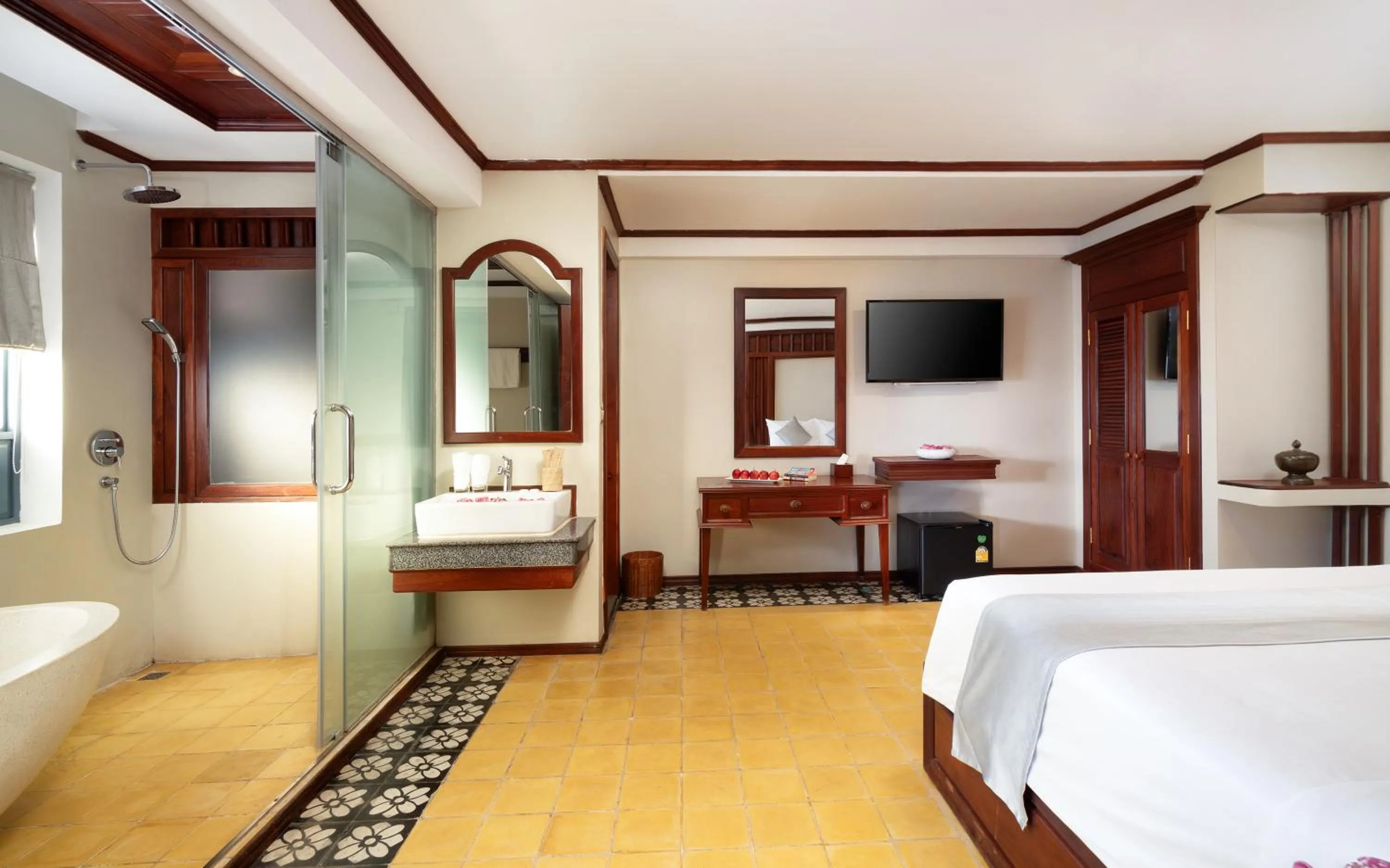 hair dresser, Bed in The Elephant