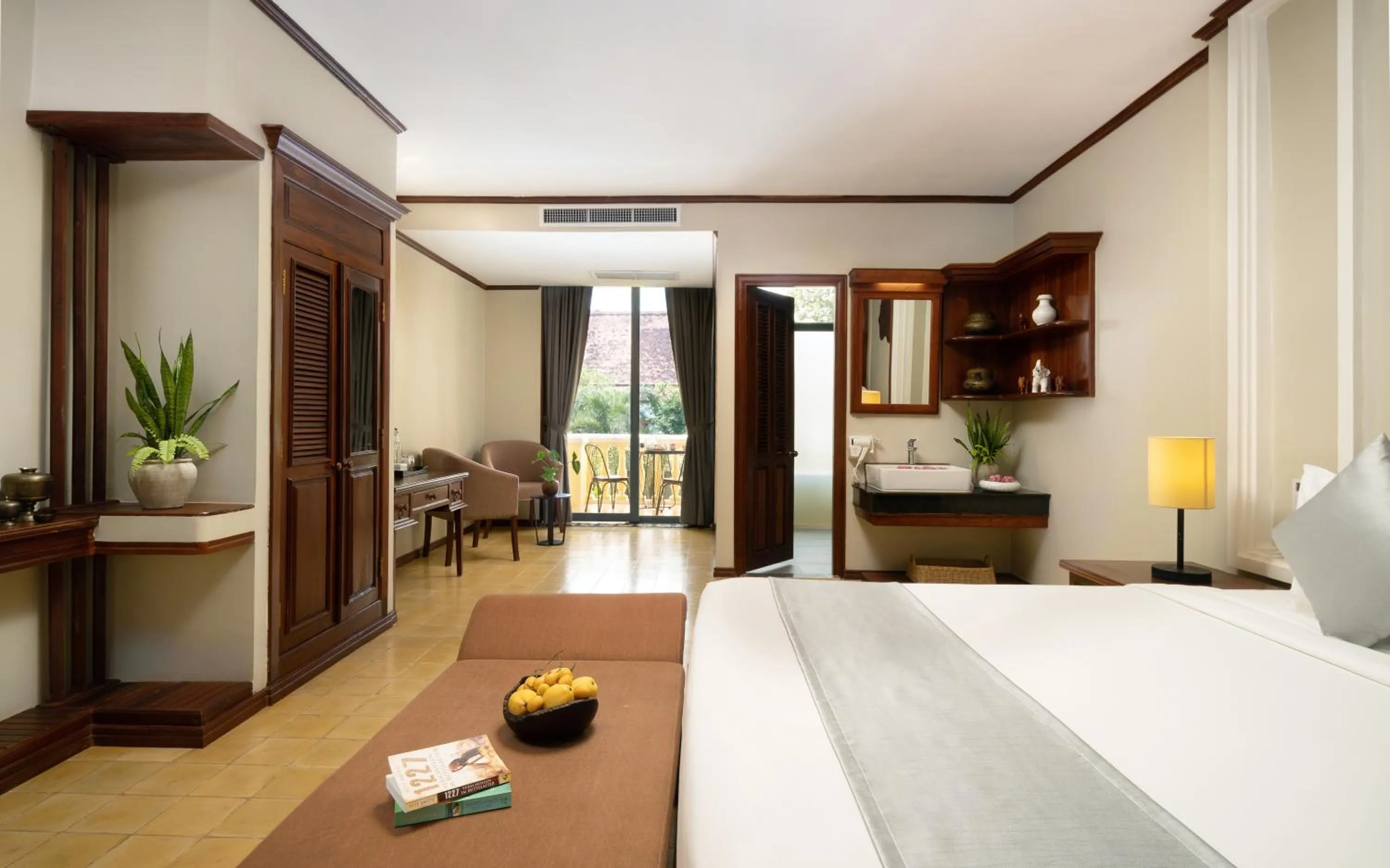 Photo of the whole room, Bed in The Elephant