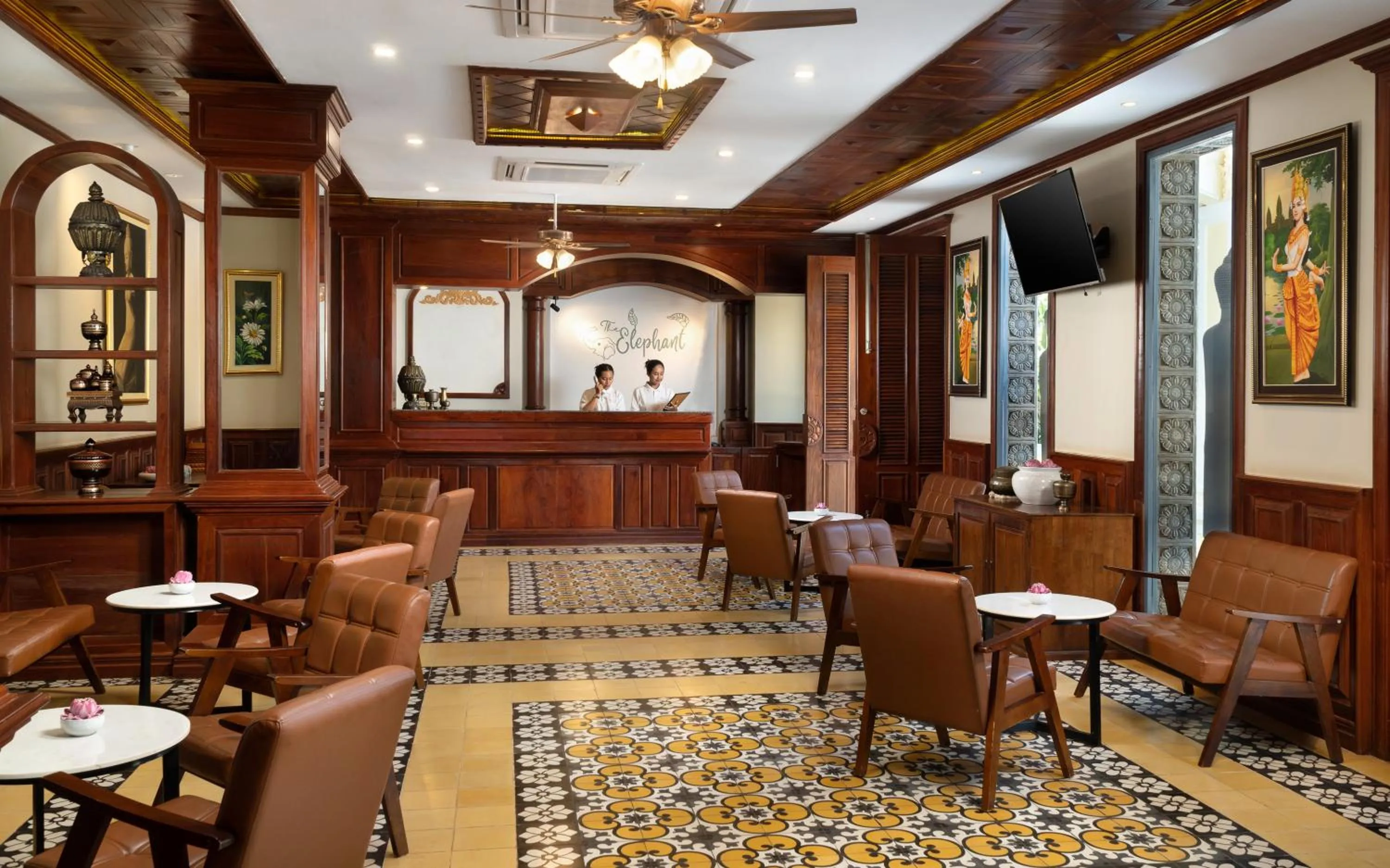 Communal lounge/ TV room in The Elephant