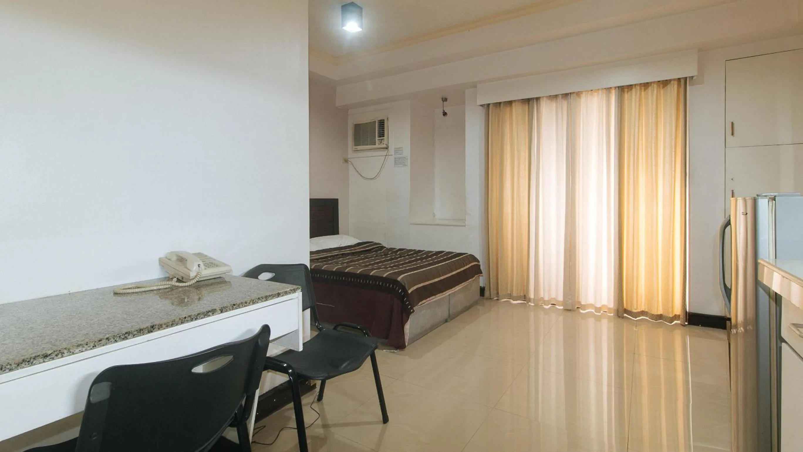Photo of the whole room in Sunette Tower Makati