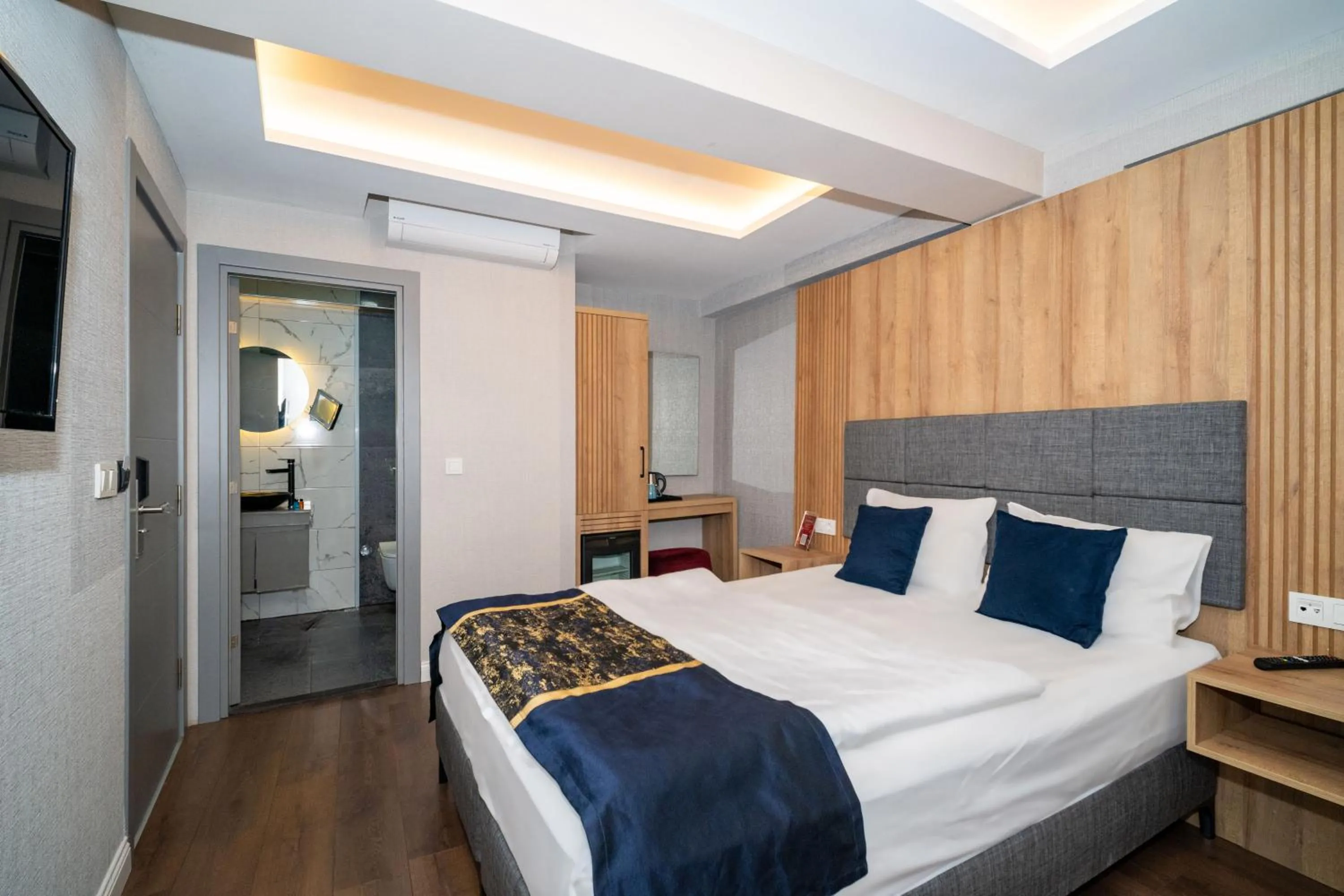 Photo of the whole room, Bed in Hotel Martin