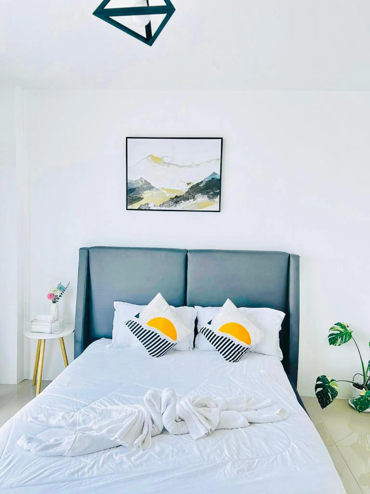 Bed in The Sunset Bangsaen Hotel