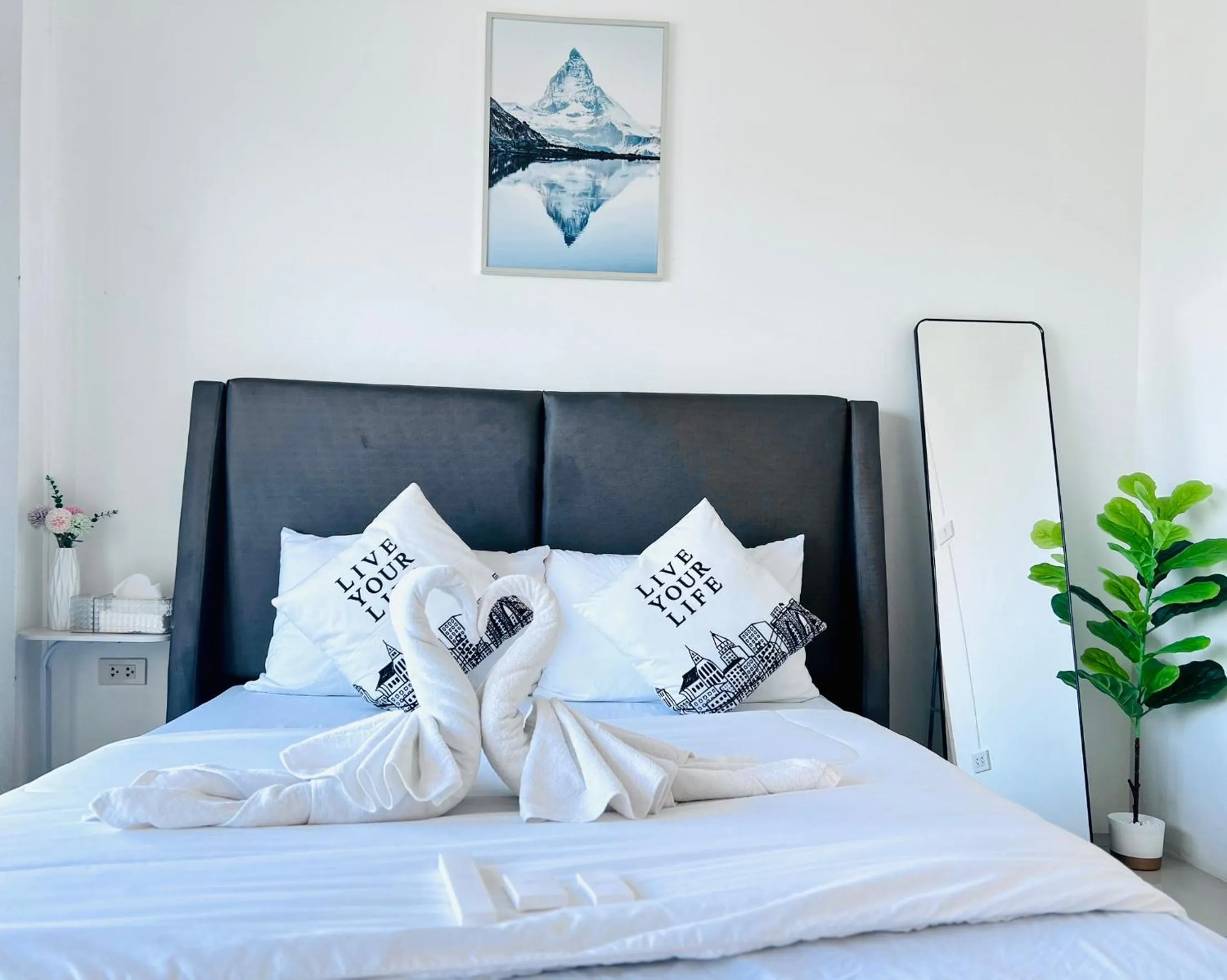 Decorative detail, Bed in The Sunset Bangsaen