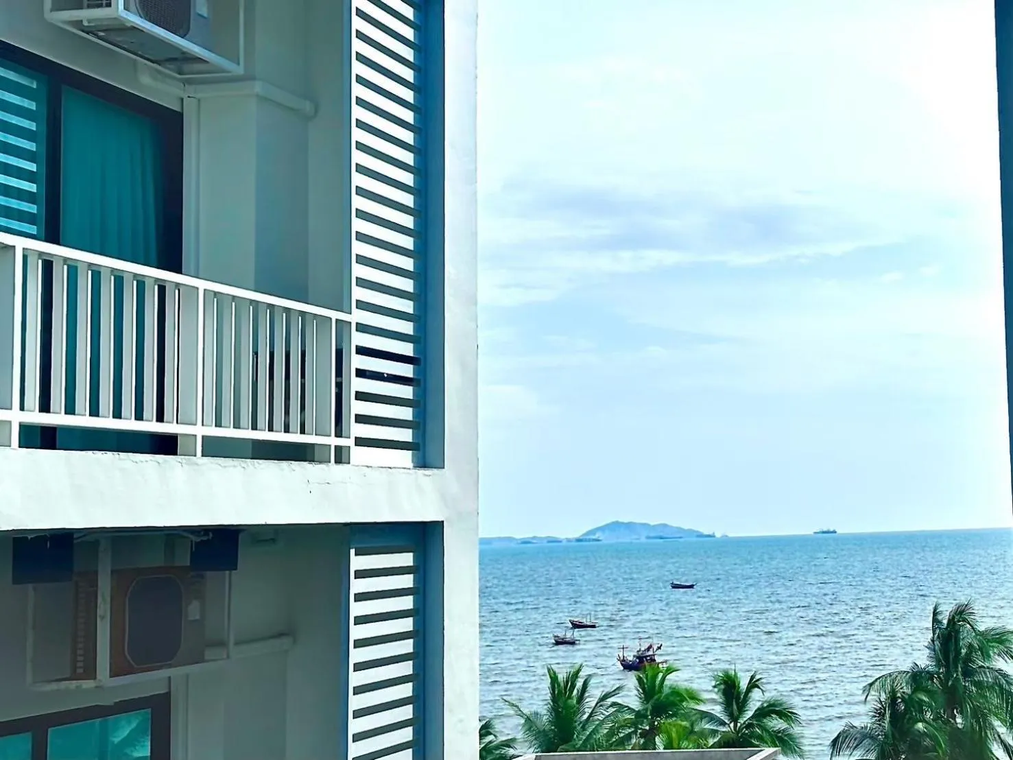 Balcony/Terrace in The Sunset Bangsaen Hotel
