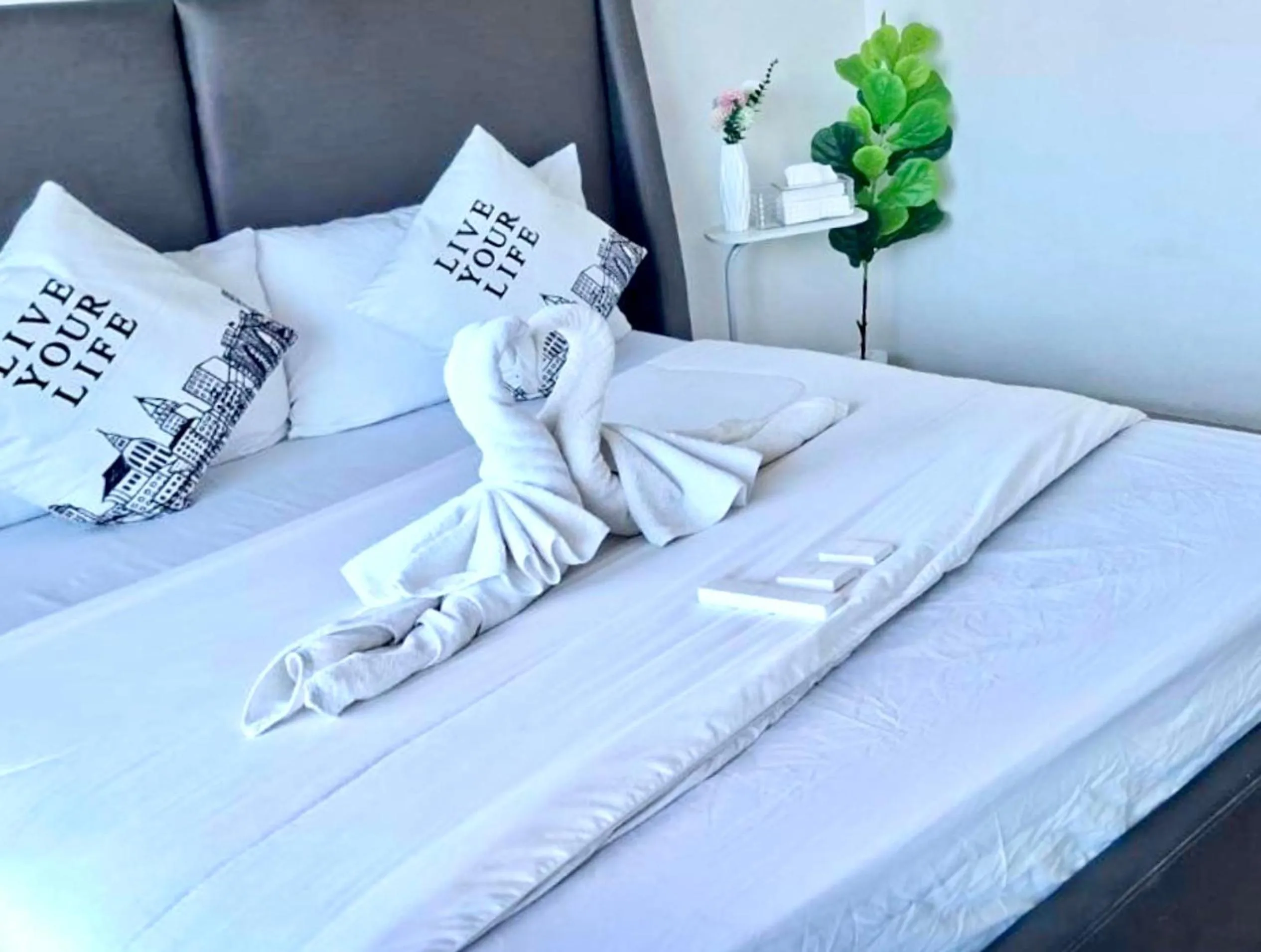 Bedroom, Bed in The Sunset Bangsaen