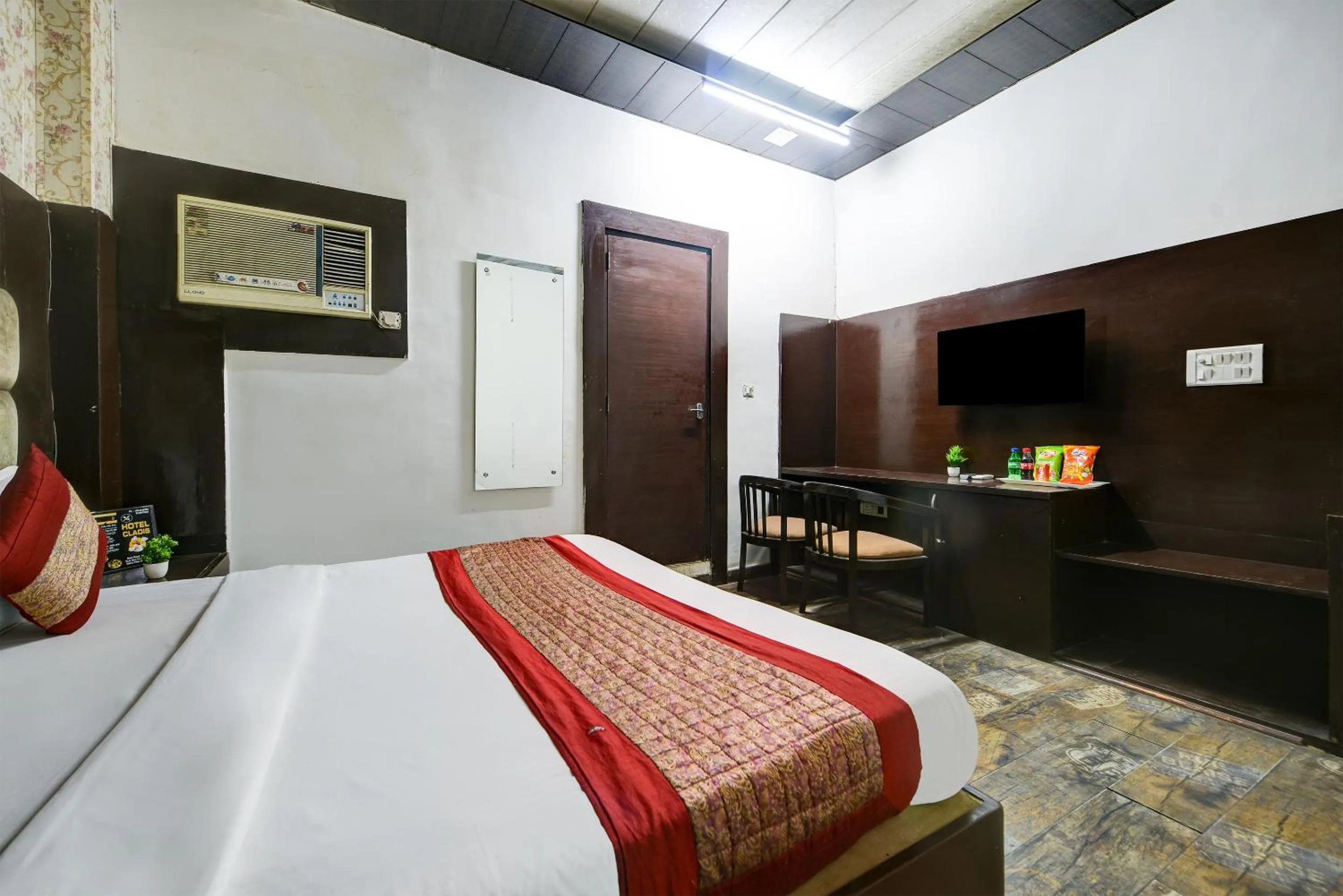 Bed in Hotel Cladis by Quadis - Sector 15 Noida