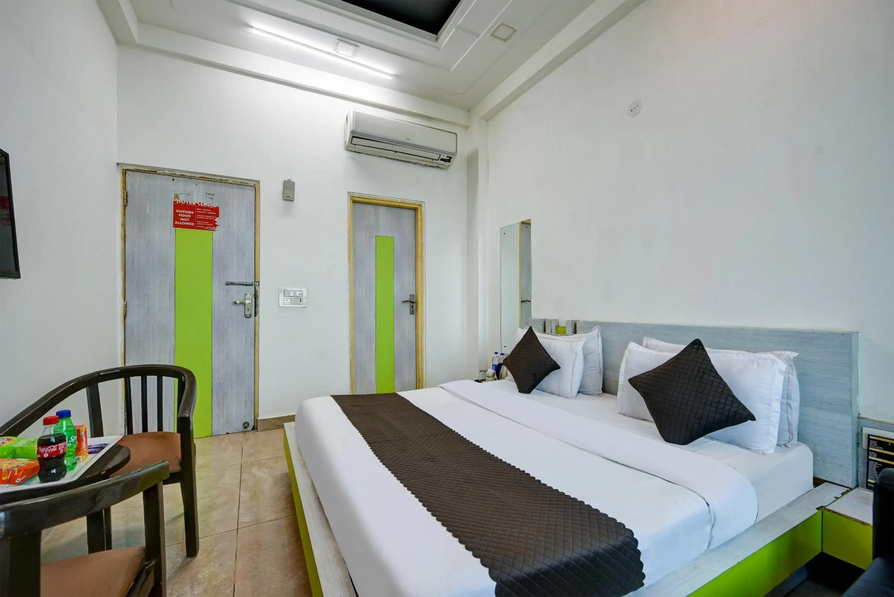 Bed in Hotel Cladis by Quadis - Sector 15 Noida