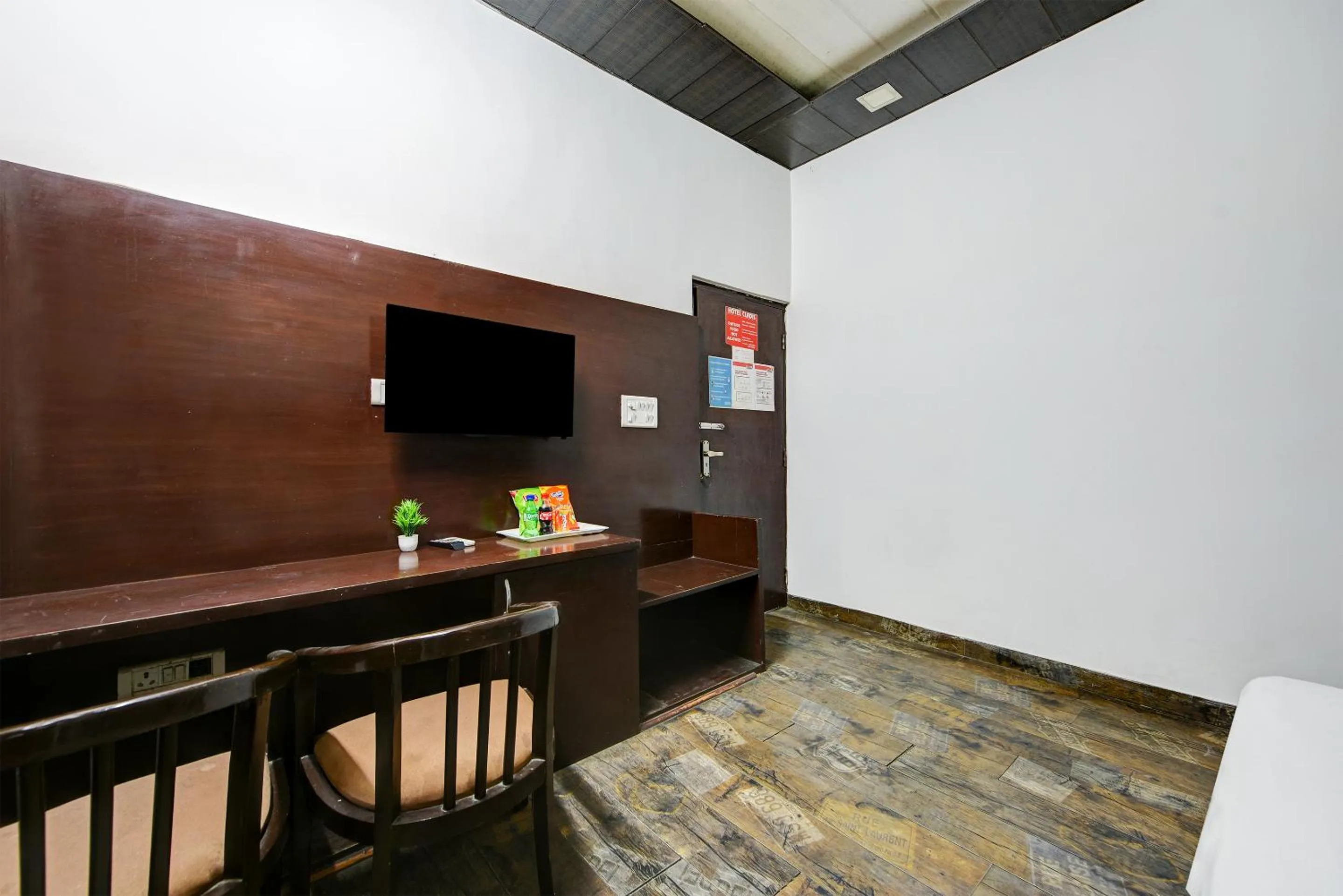 TV and multimedia in Hotel Cladis by Quadis - Sector 15 Noida