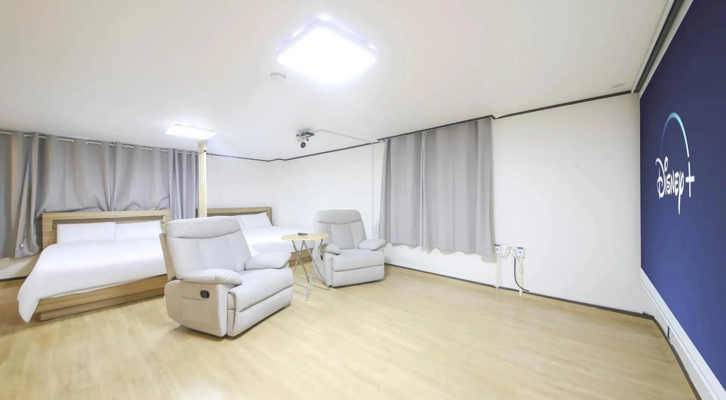 Photo of the whole room, Bed in The Oakra Hotel