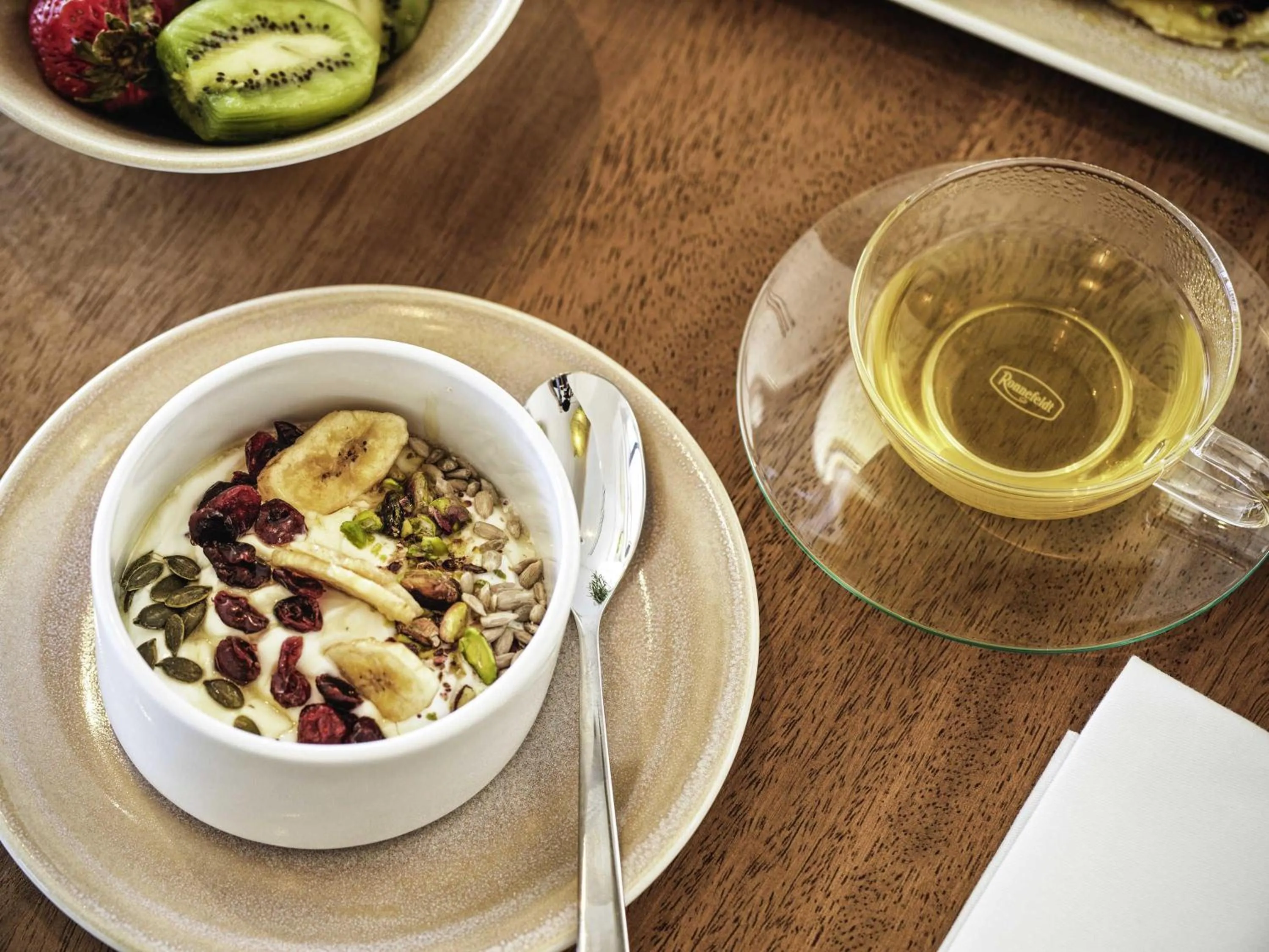 Restaurant/places to eat in NIKO Seaside Resort MGallery