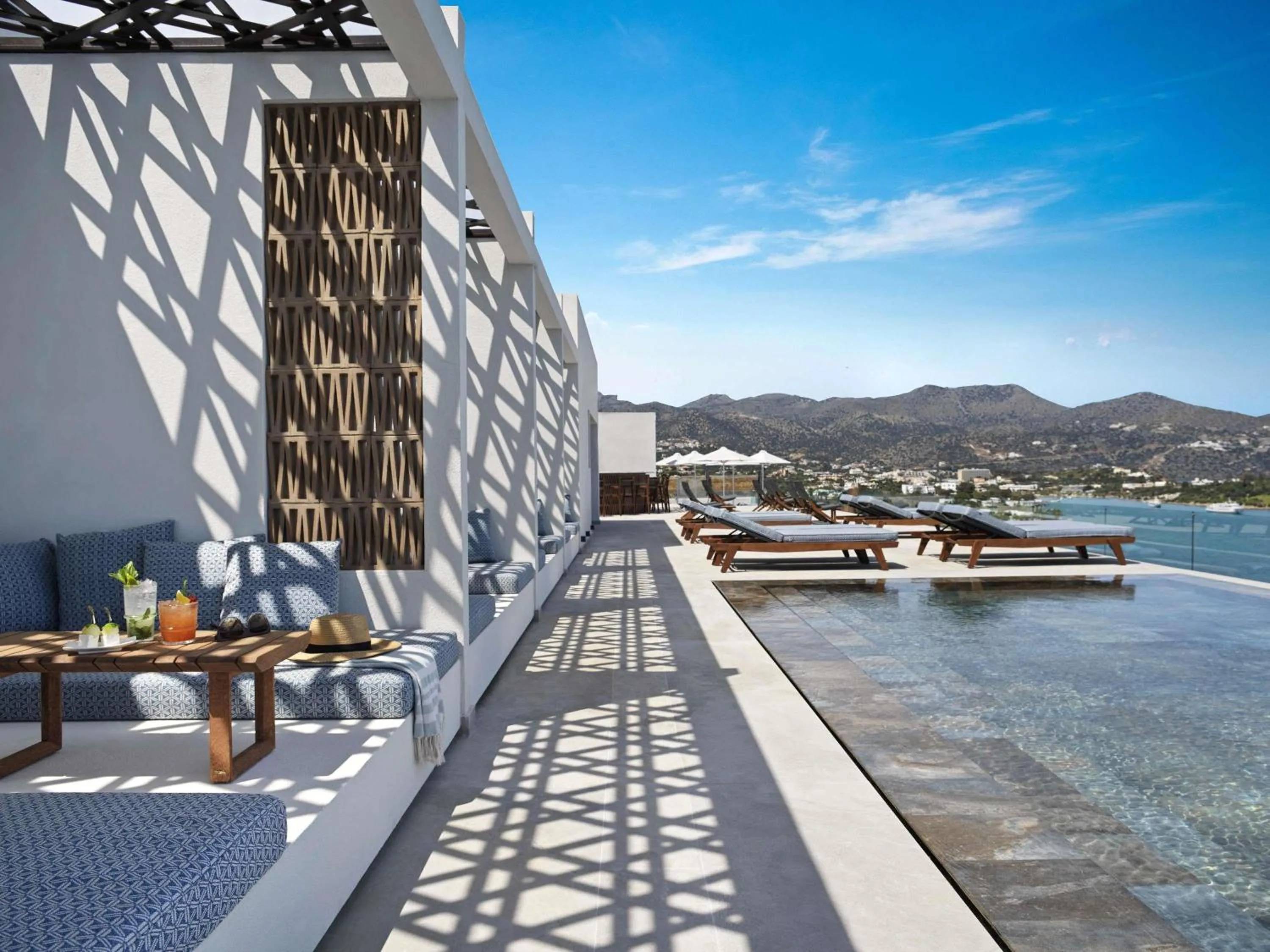 Lounge or bar in NIKO Seaside Resort MGallery