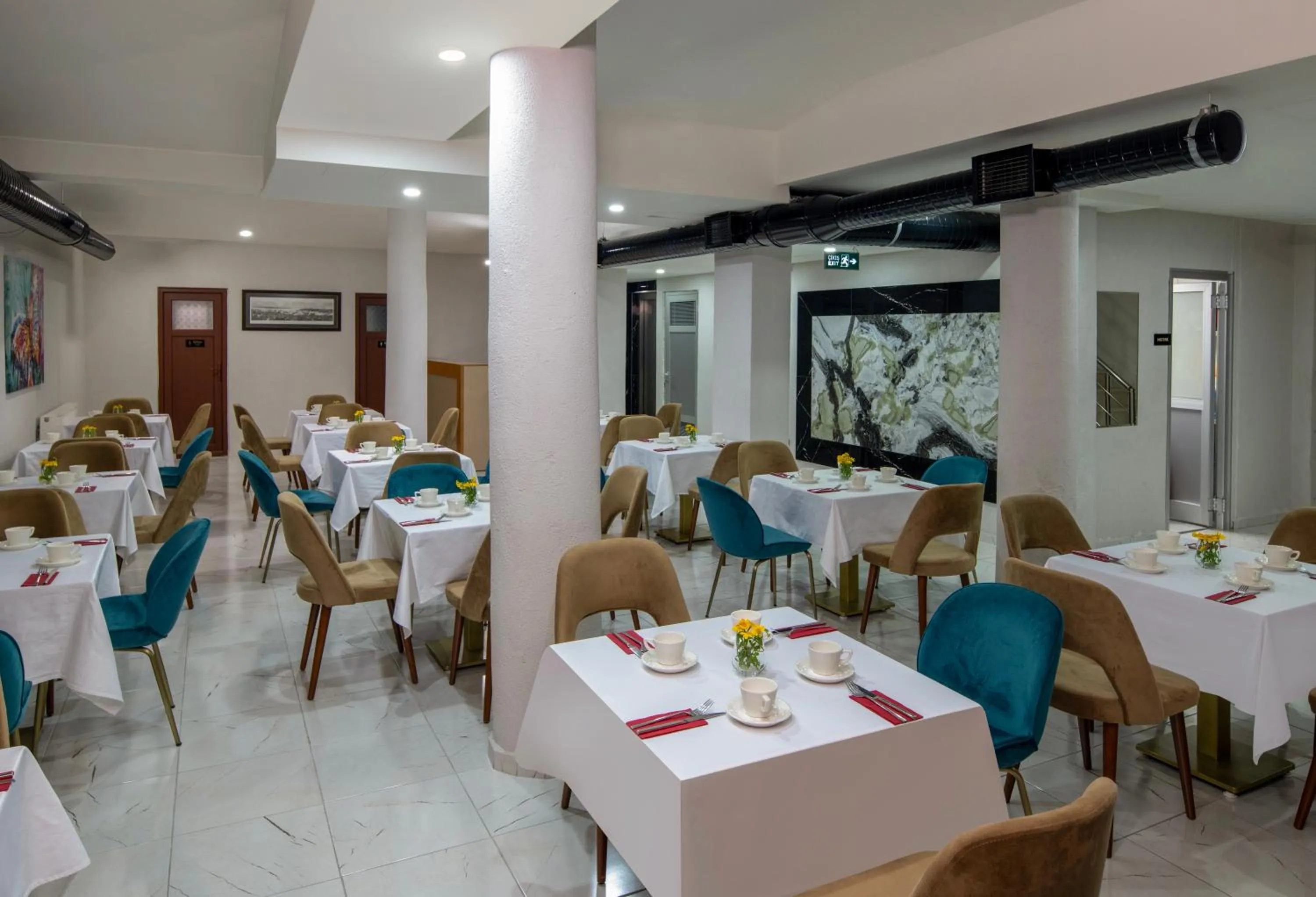 Restaurant/places to eat in İstanbul Efes Hotel
