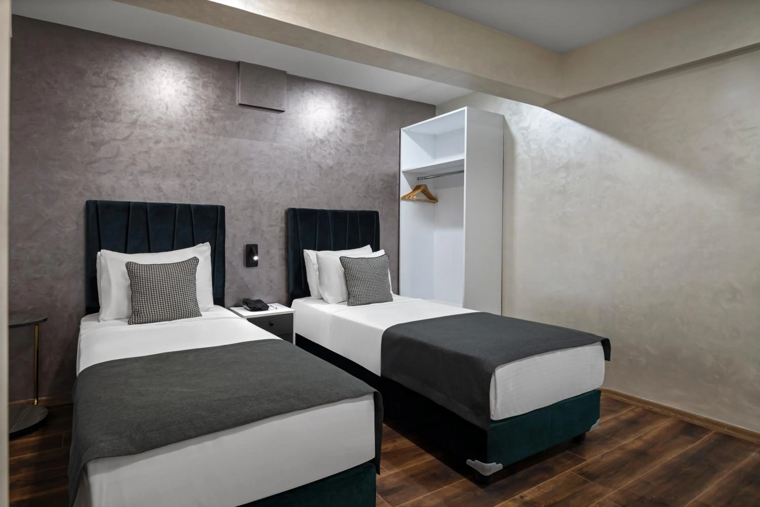 Bed in İstanbul Efes Hotel