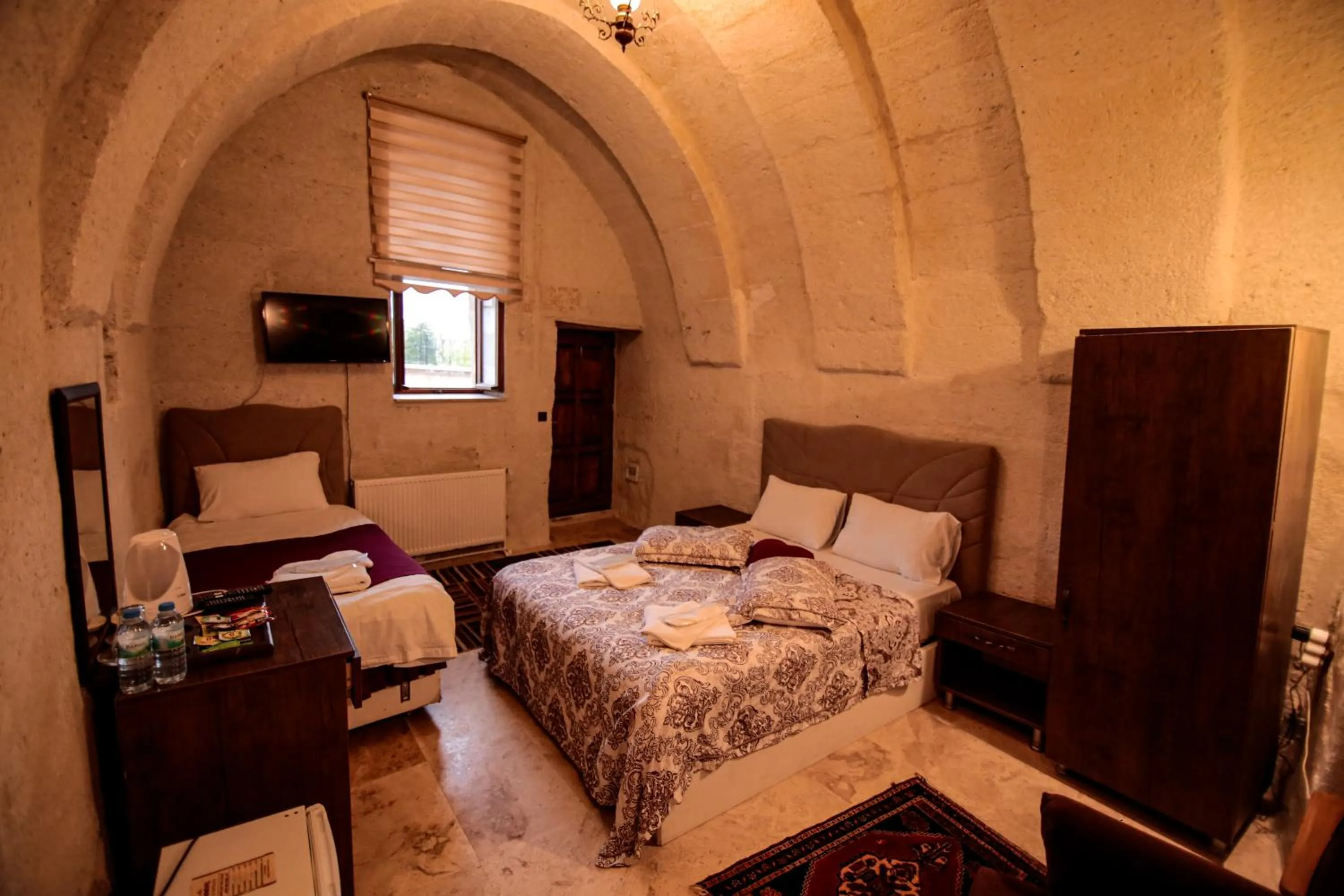 Bed in Katapa Special Cave