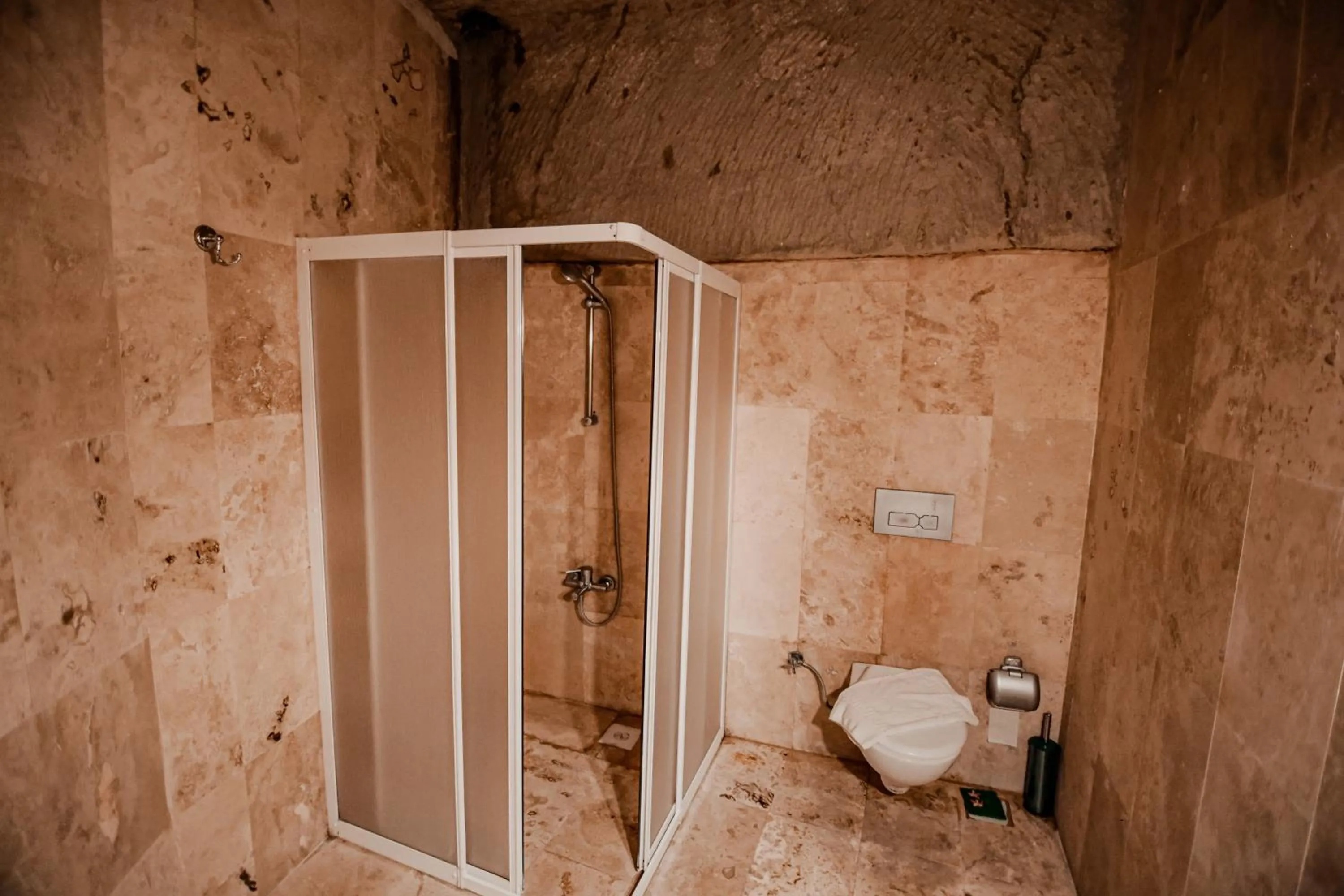 Shower in Katapa Special Cave