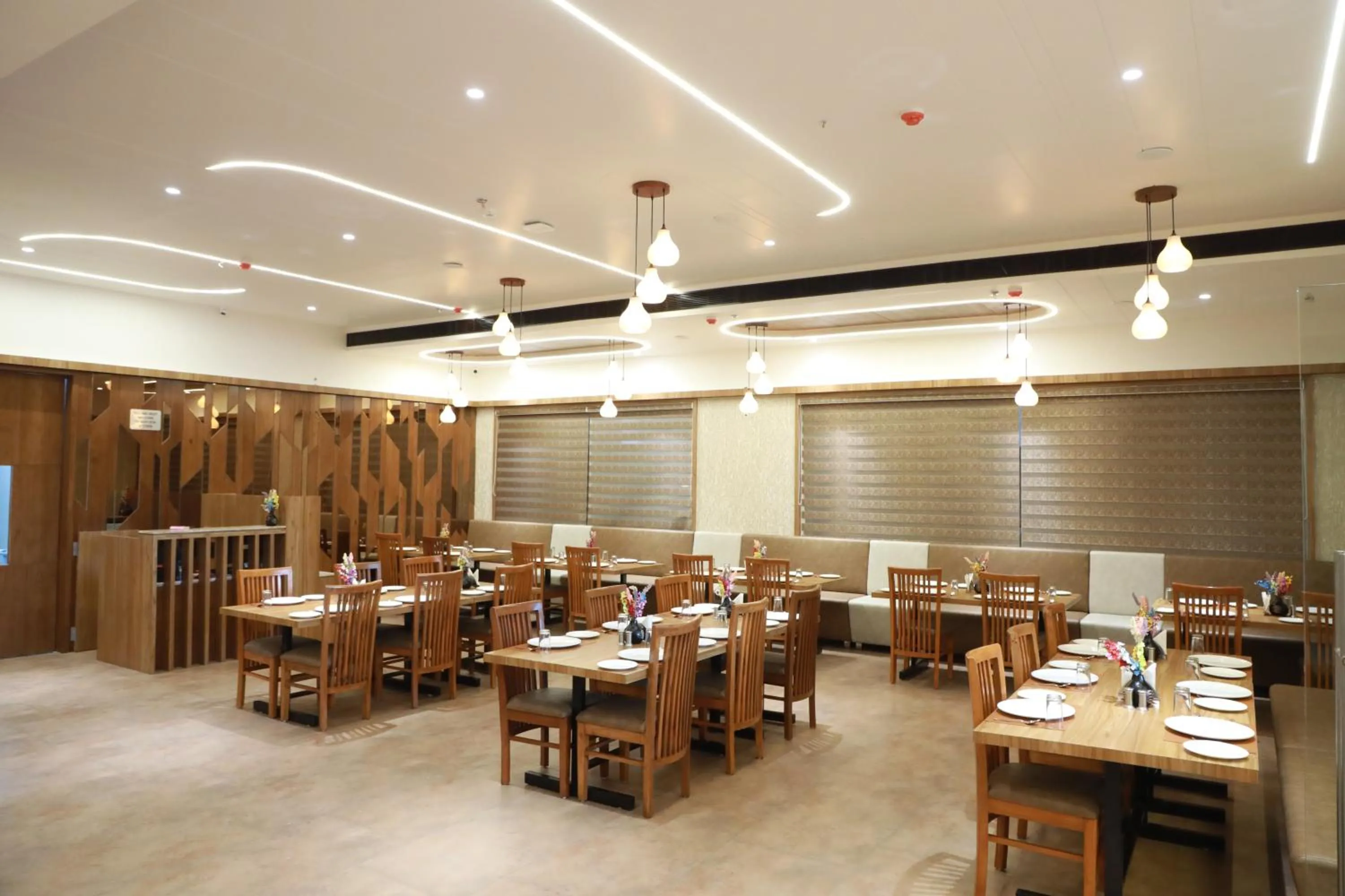 Restaurant/places to eat in Hotel Aditya Mansingh Inn