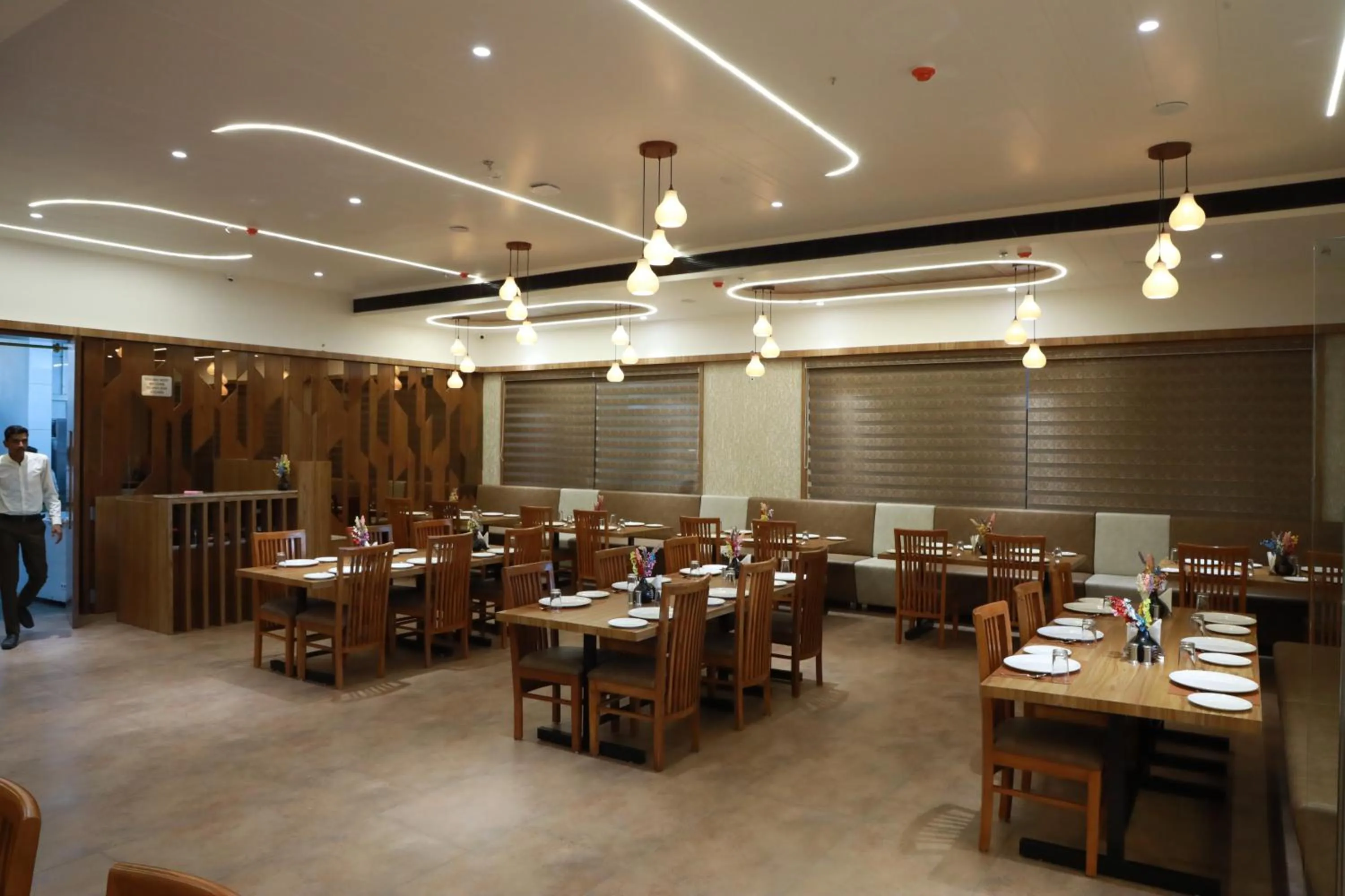 Restaurant/places to eat in Hotel Aditya Mansingh Inn