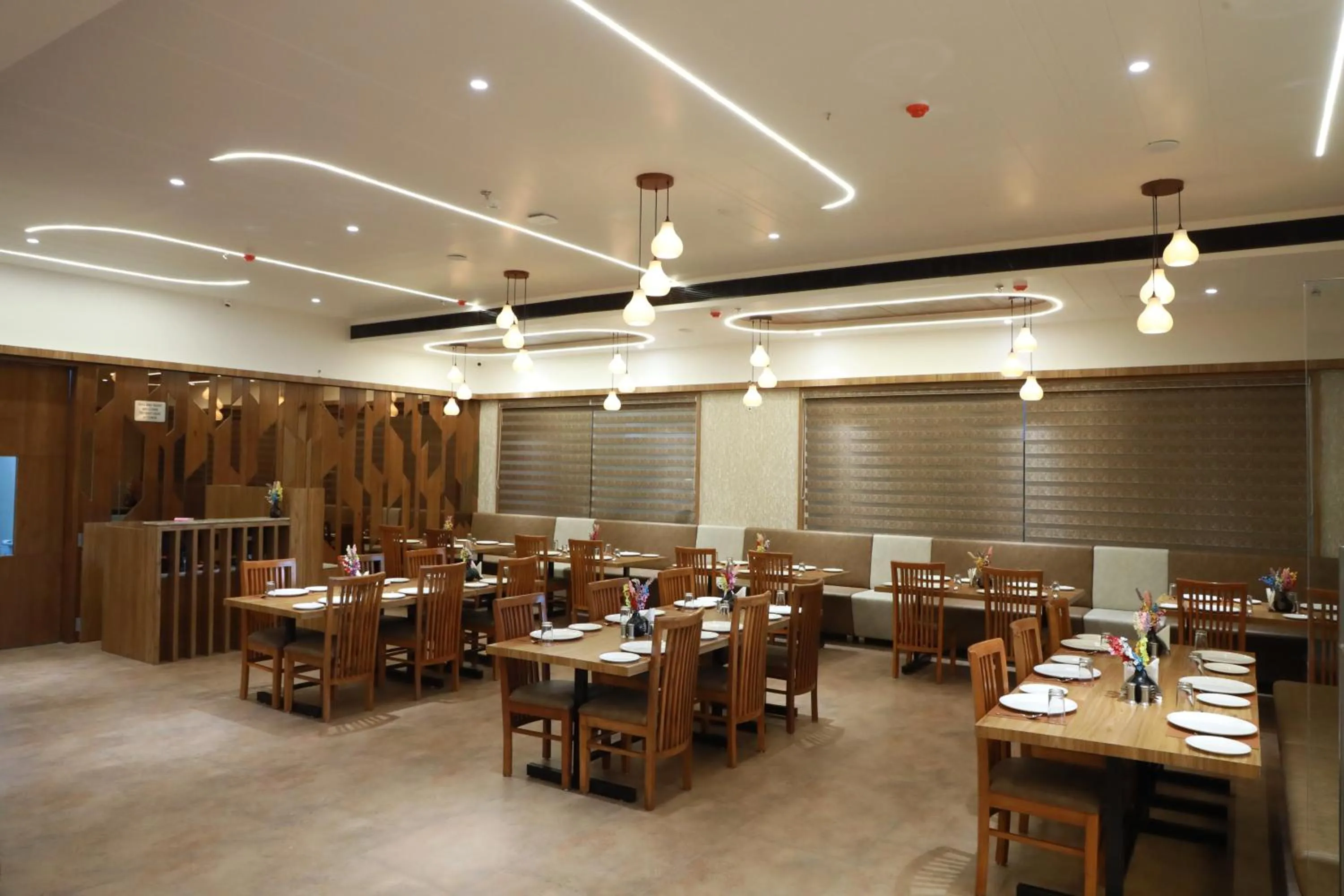 Restaurant/places to eat in Hotel Aditya Mansingh Inn