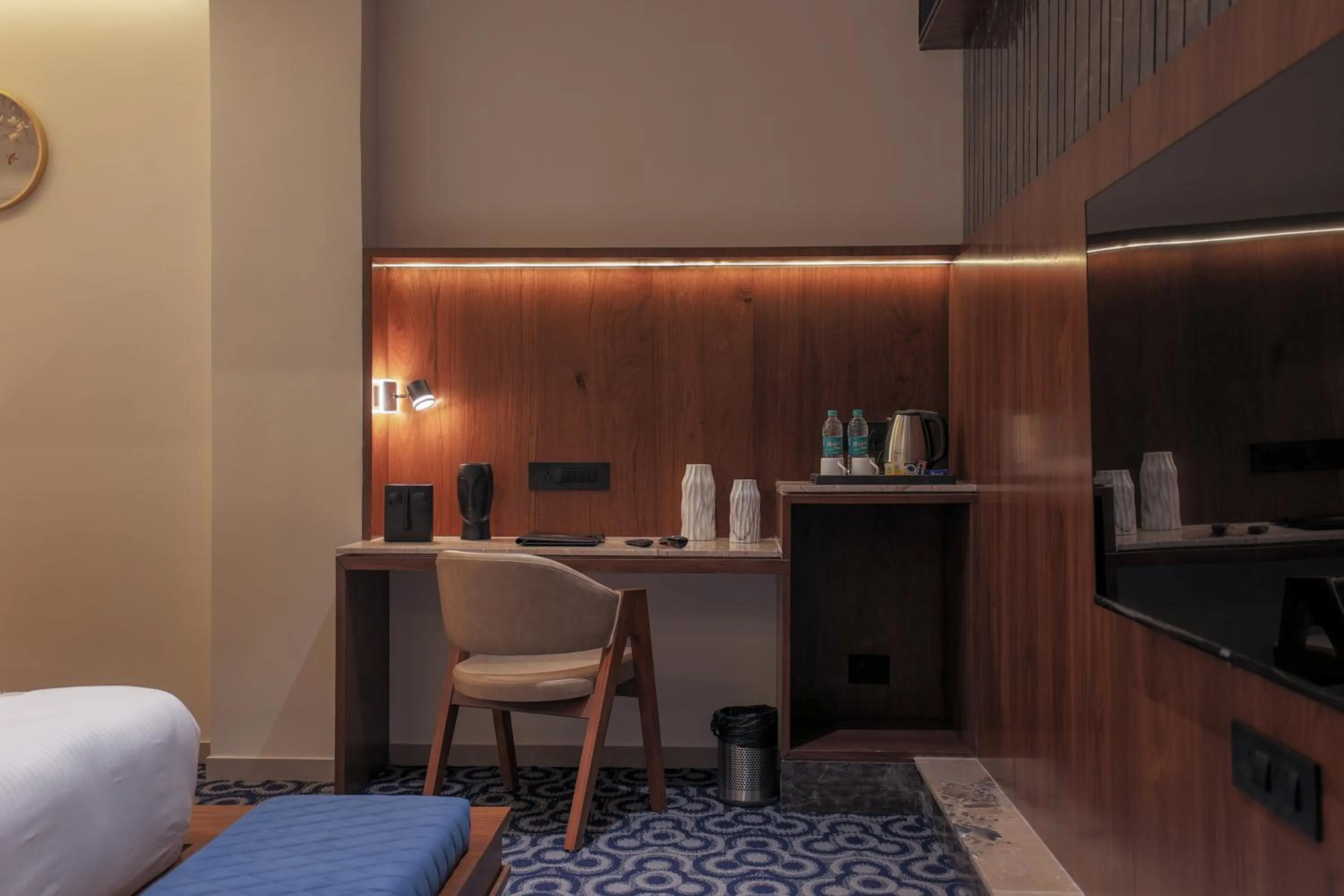 Coffee/tea facilities in Hotel Aditya Mansingh Inn