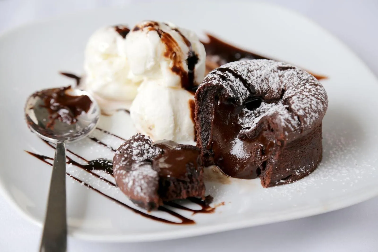 Food and drinks in Palmyra Beach Hotel