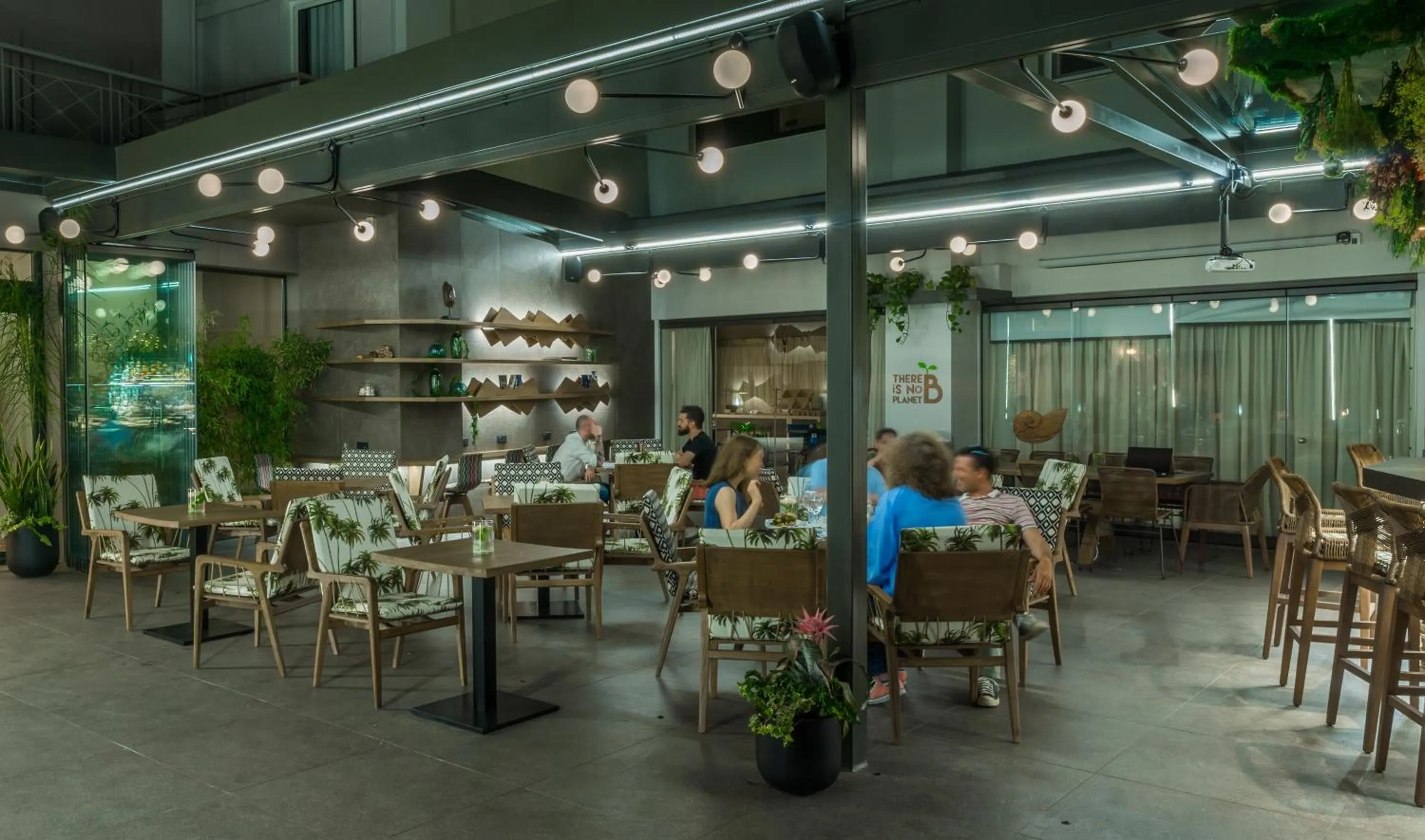 Restaurant/places to eat in Palmyra Beach Hotel