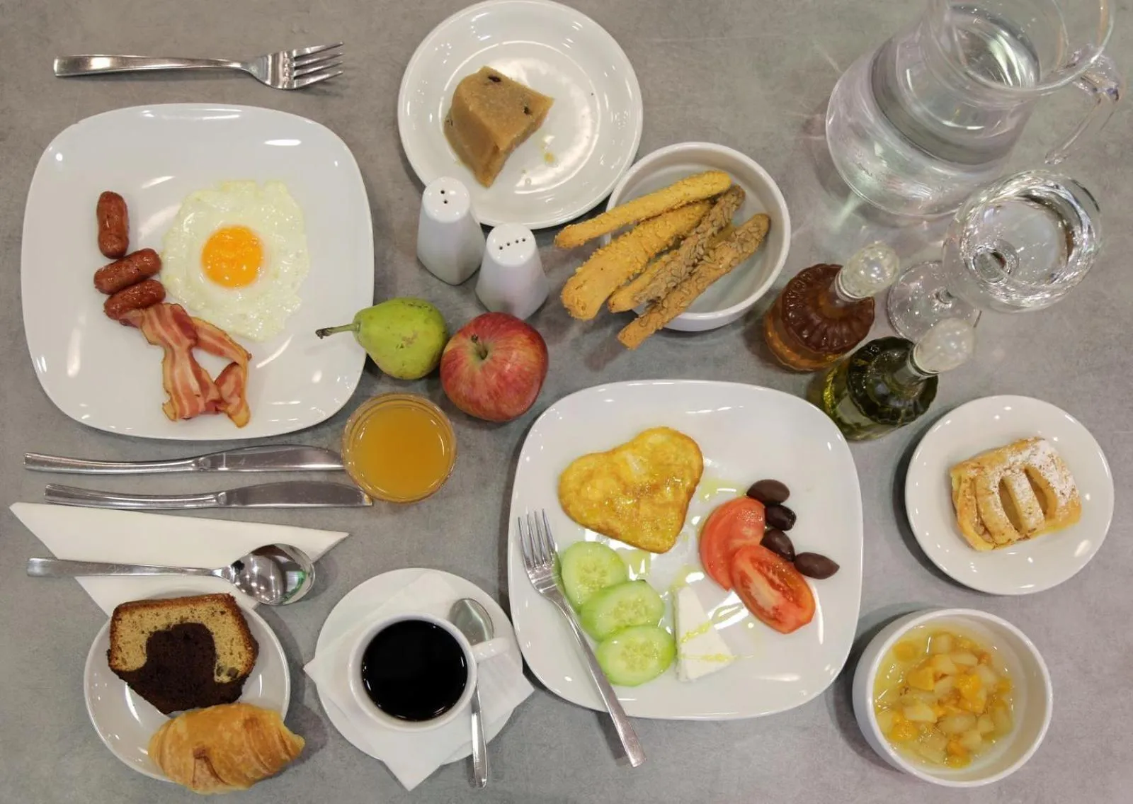 Food and drinks in Palmyra Beach Hotel