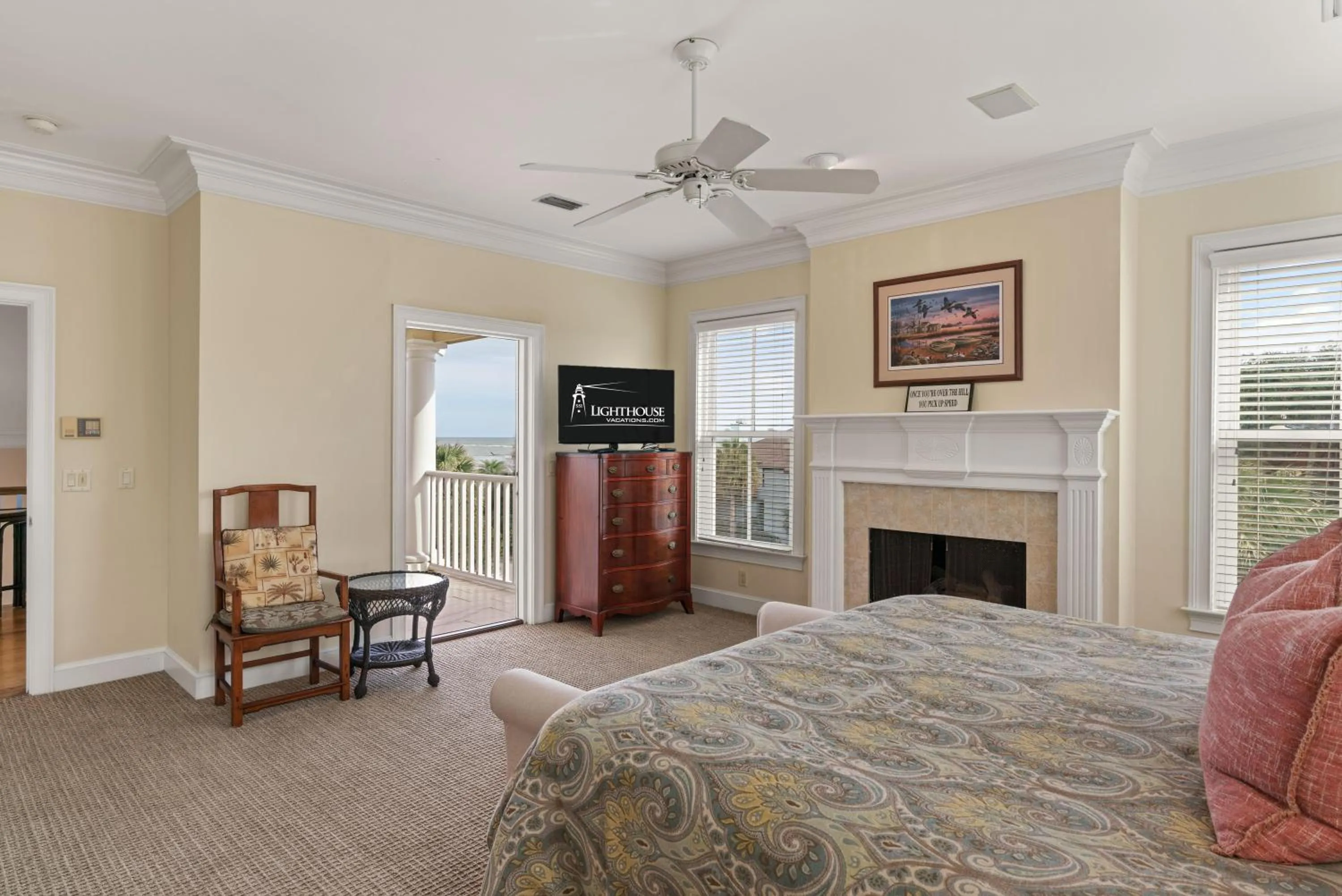 Bed in Wolfe Cottage - Ocean View - 2225 Bruce Drive