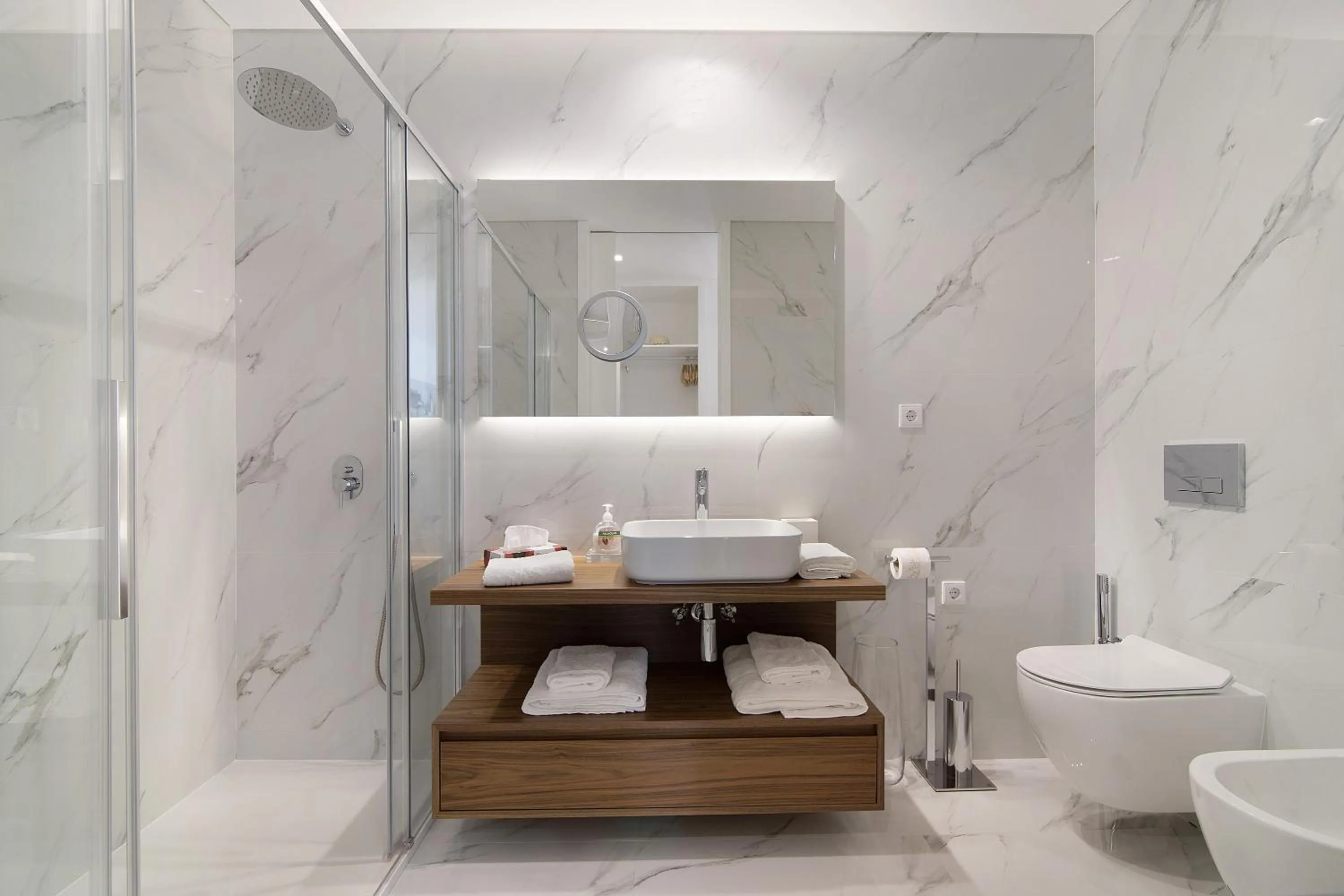 Bathroom in Mare Nostrum