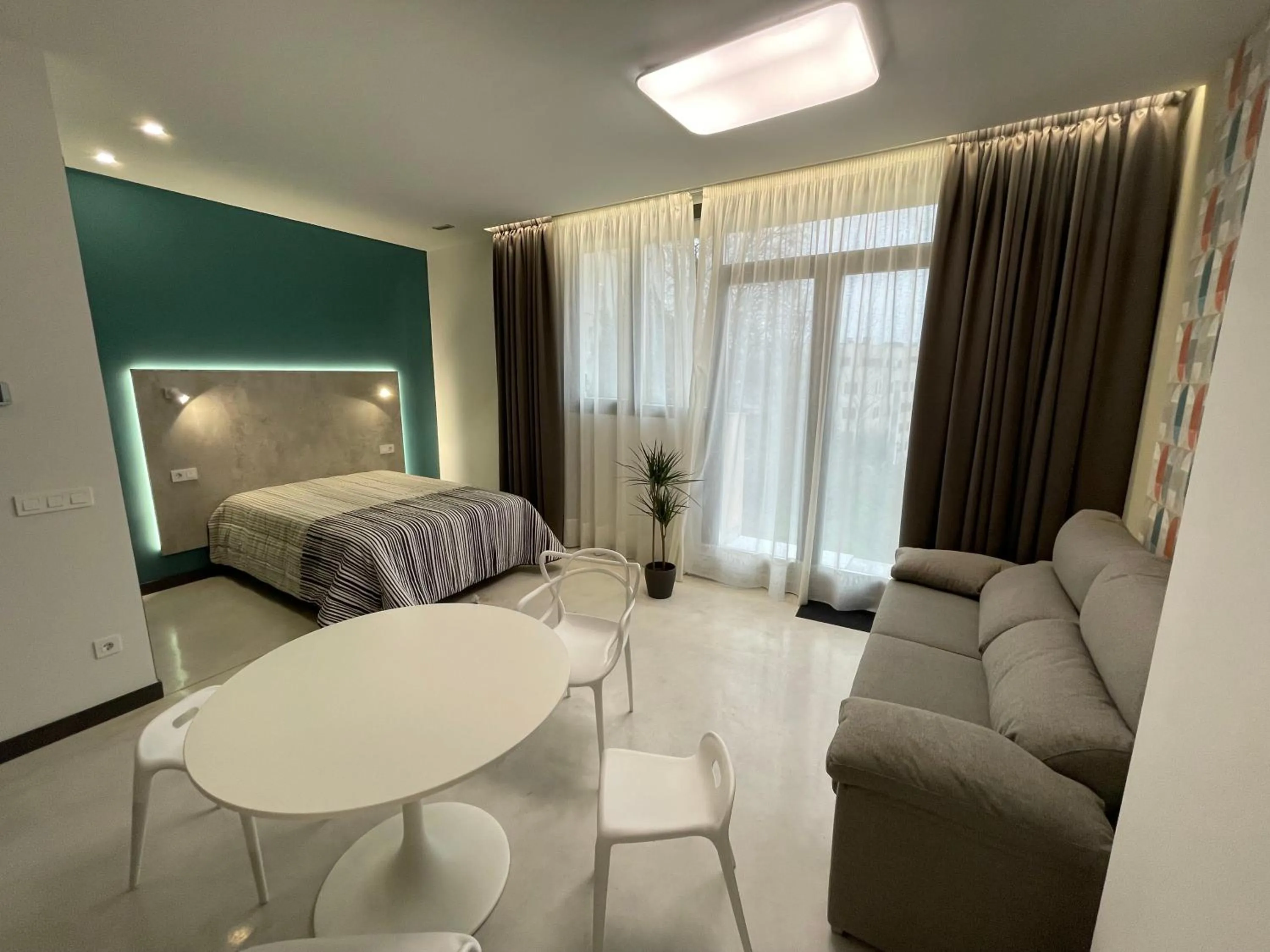 Photo of the whole room, Bed in Aljama Burgos