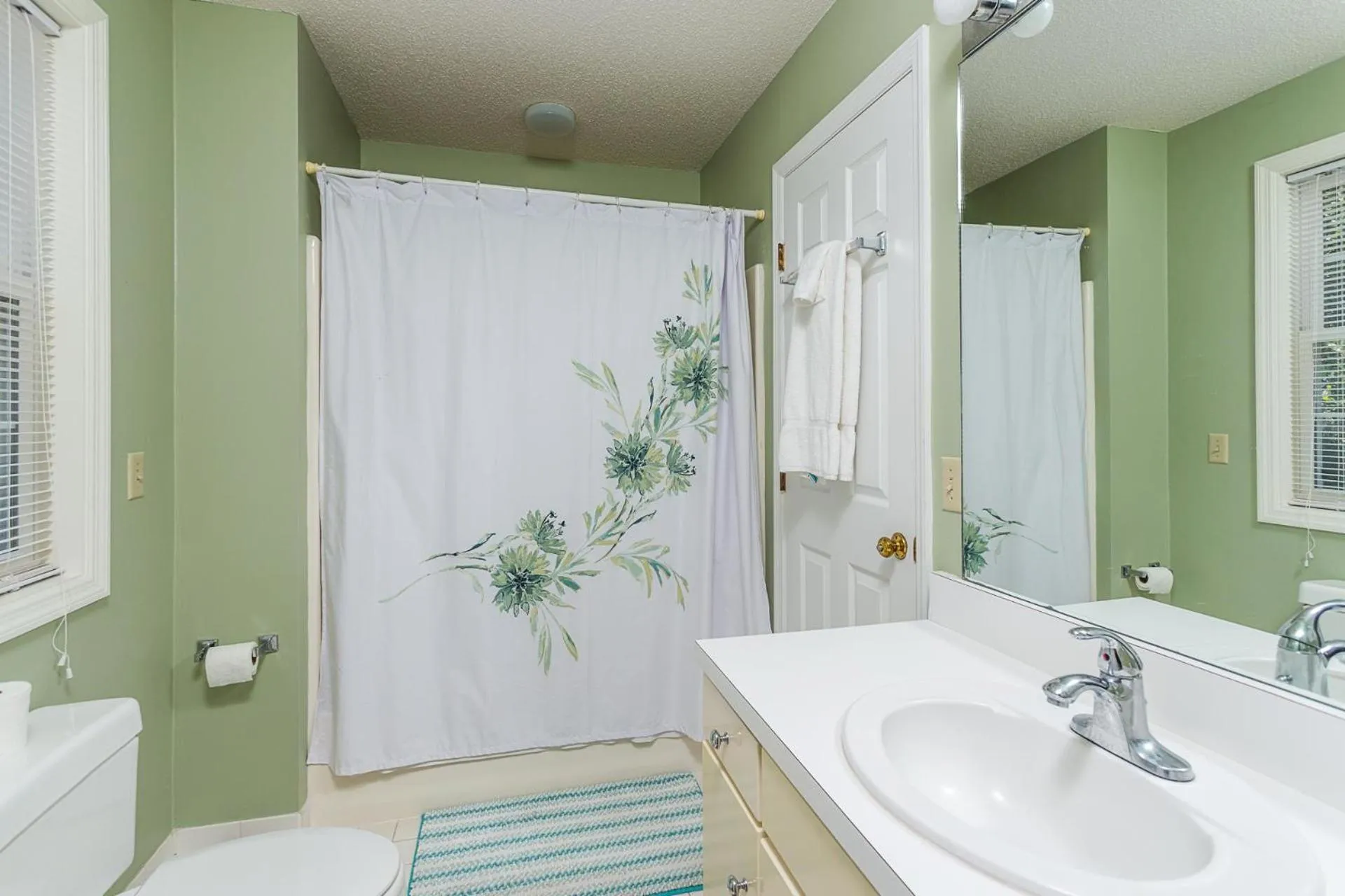 Coastal Cottage - 111 Mews Circle