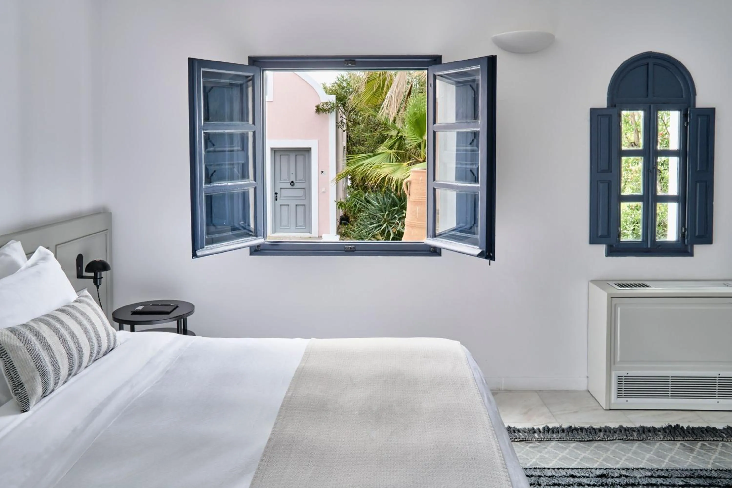 Bedroom, Bed in Vedema, a Luxury Collection Resort, Santorini