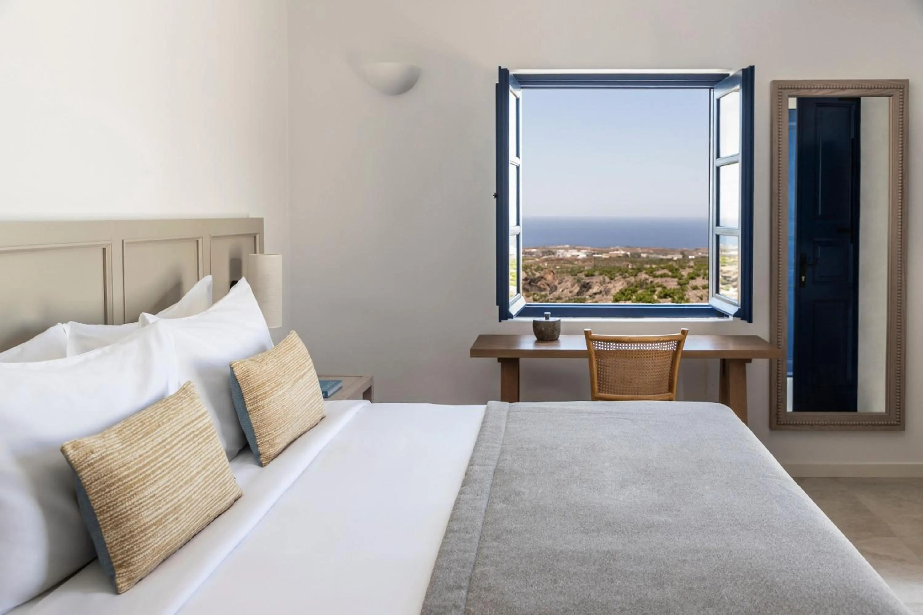 Photo of the whole room, Bed in Vedema, a Luxury Collection Resort, Santorini