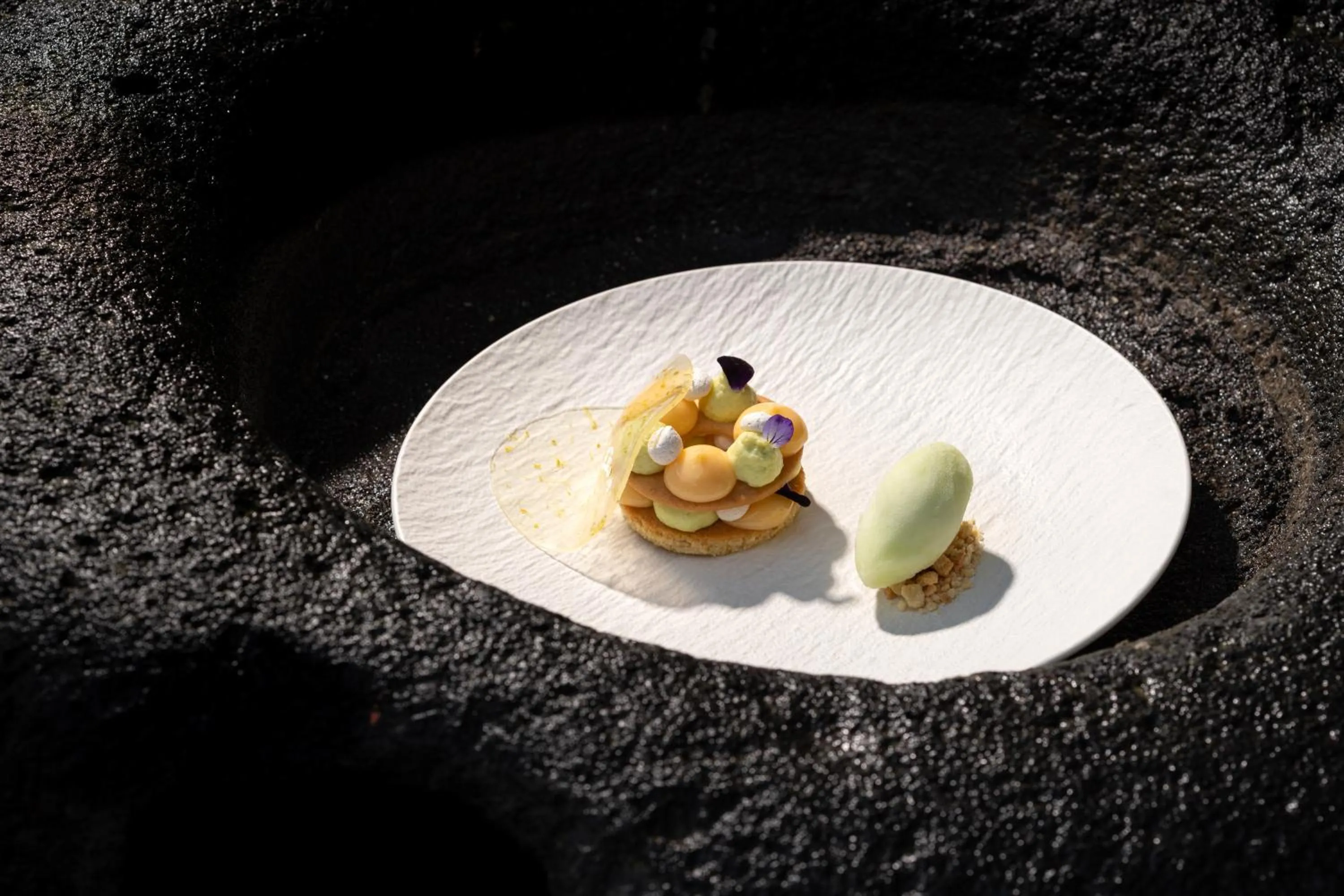 Restaurant/places to eat in Vedema, a Luxury Collection Resort, Santorini