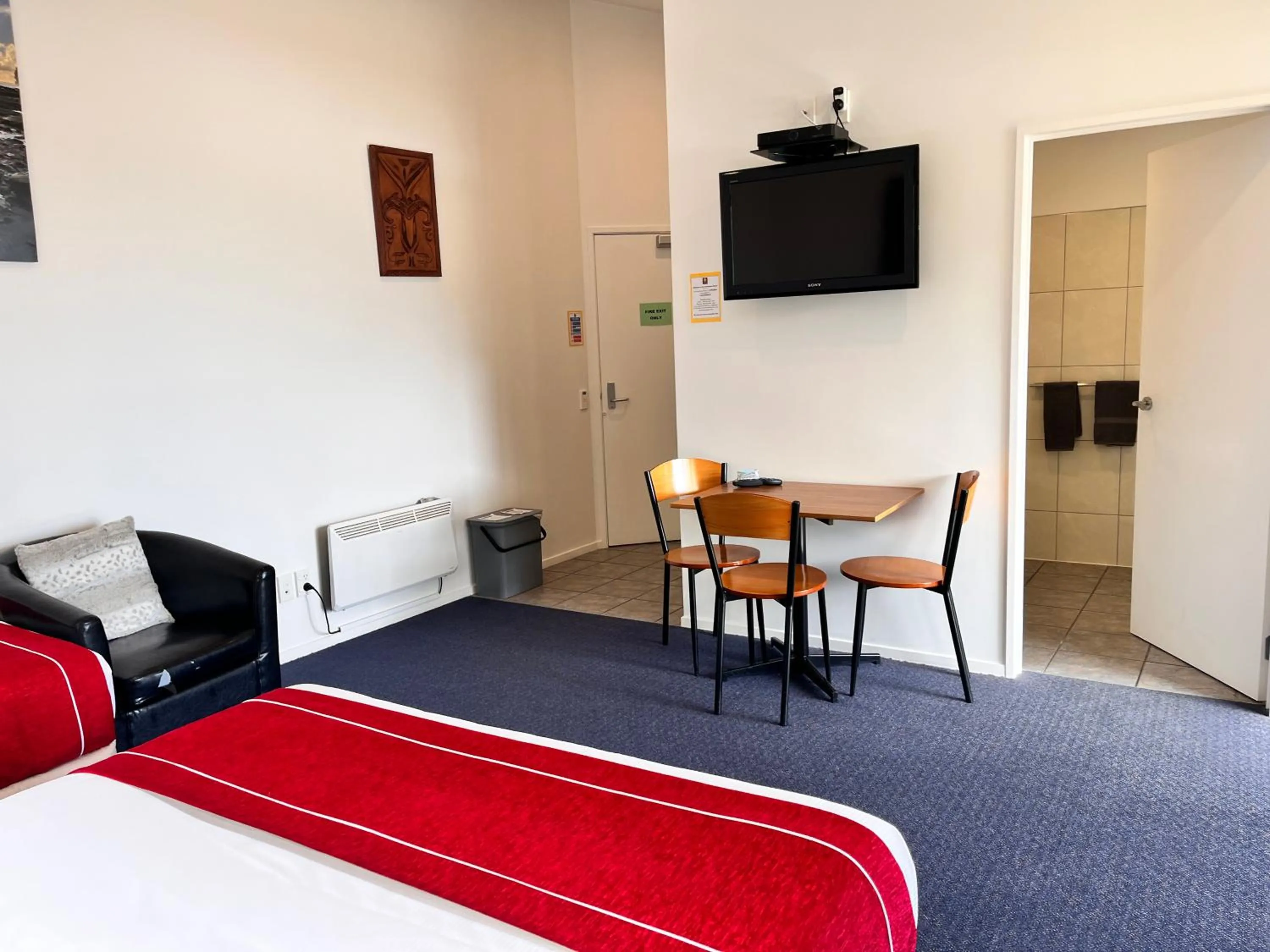 Bed in Sundowner Motel