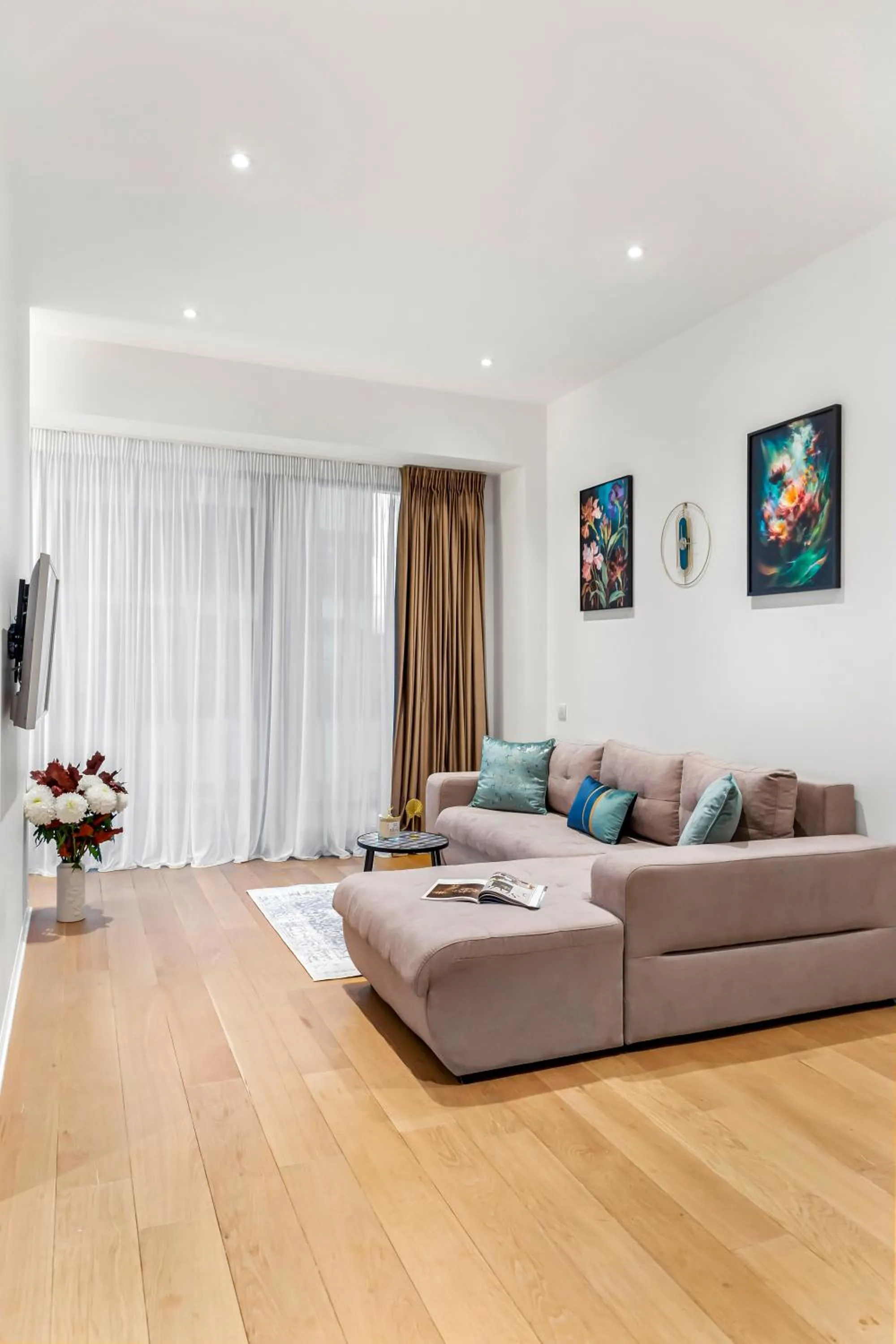 One-Bedroom Apartment in ONE Tower Apartments