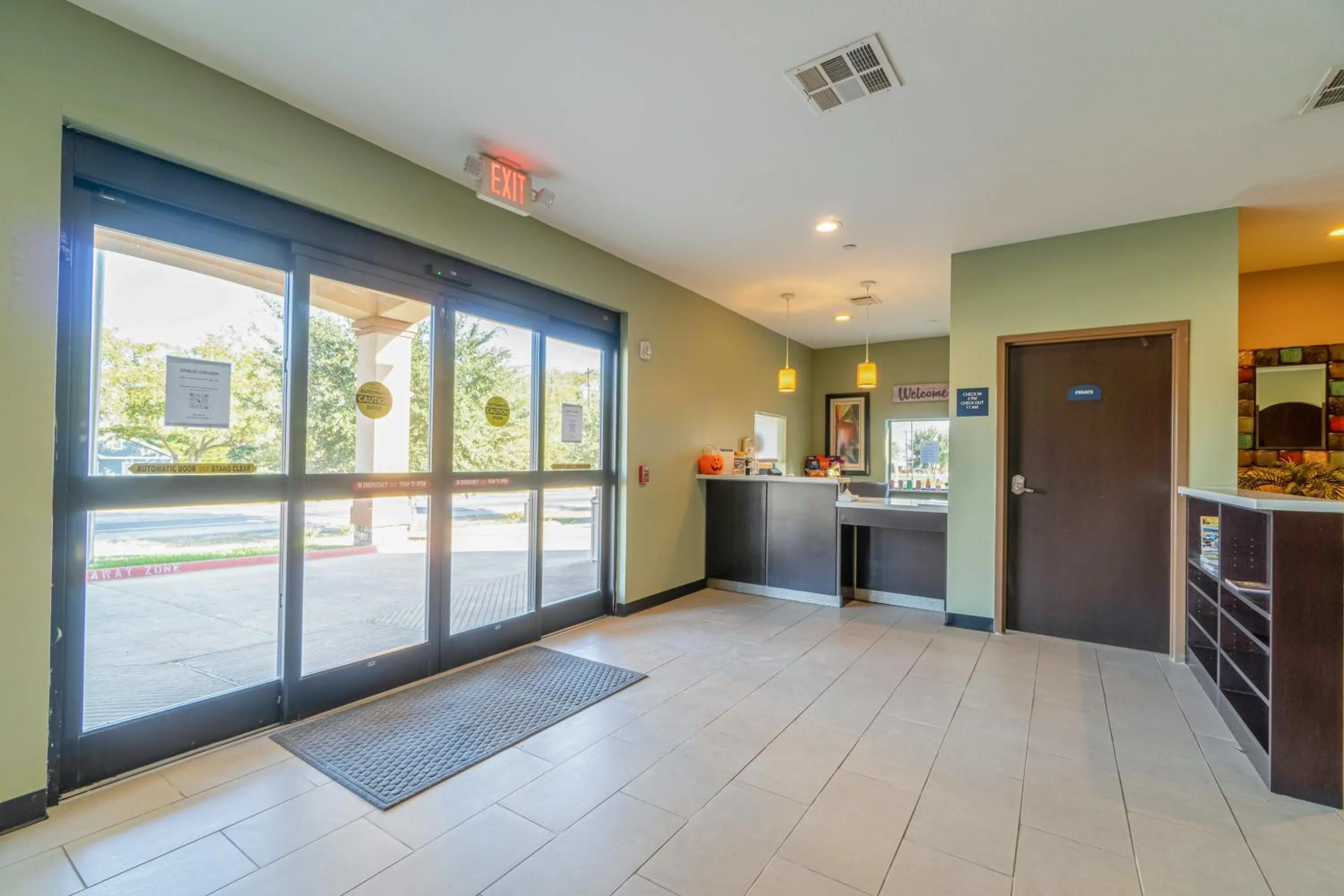 Lobby or reception in Moulton Inn & Suites By OYO Near Shiner TX