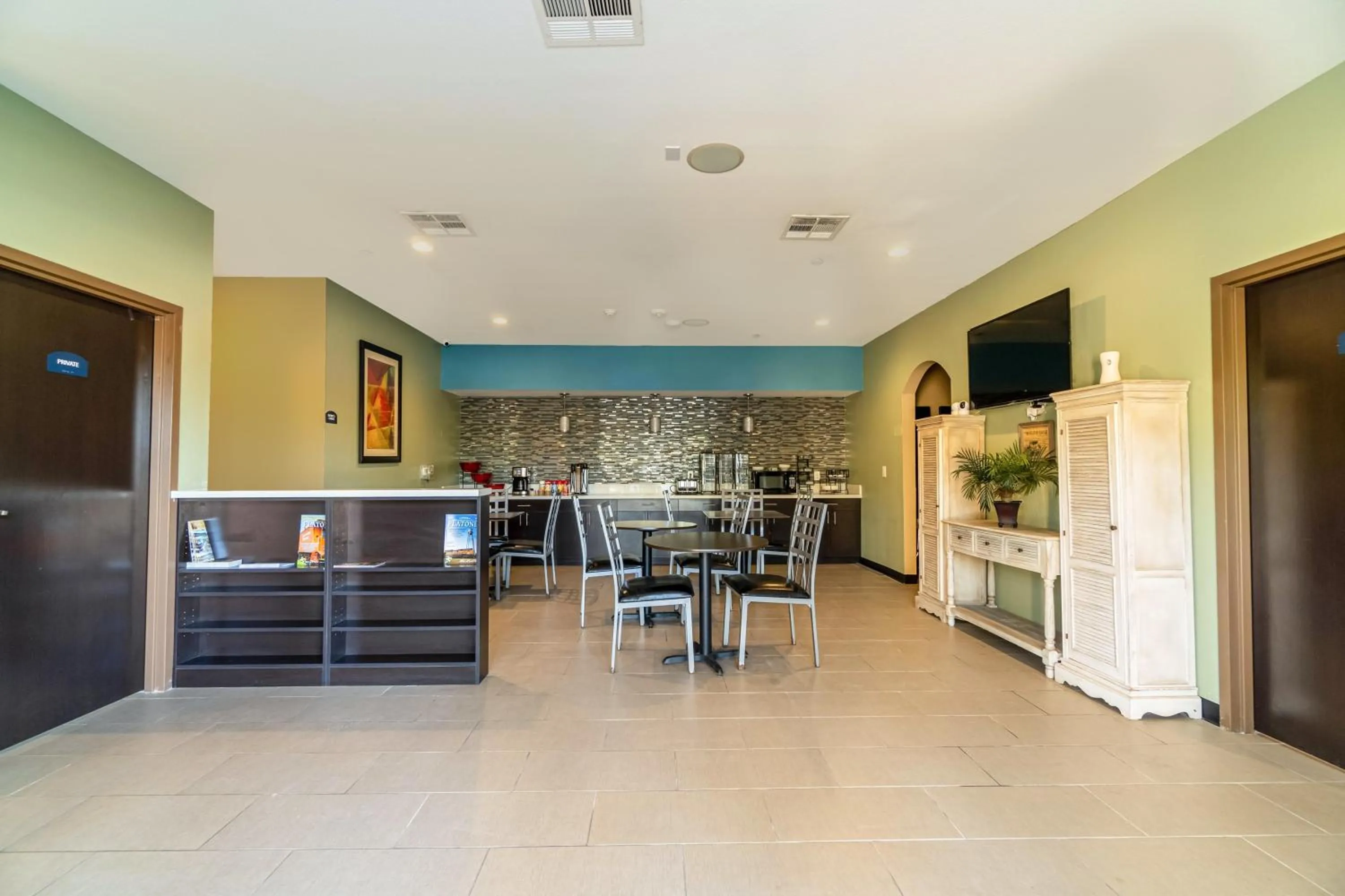 Lobby or reception in Moulton Inn & Suites By OYO Near Shiner TX