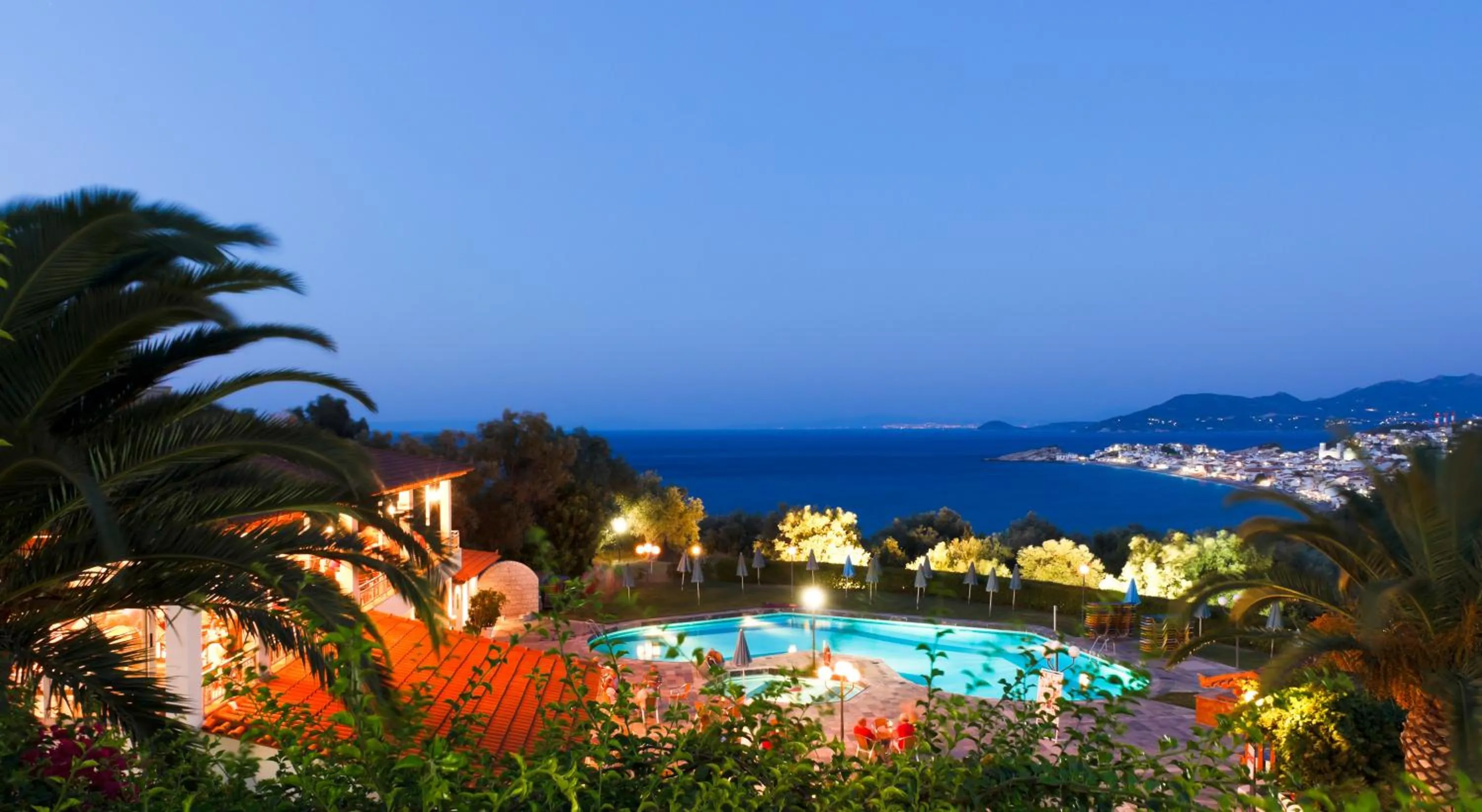 Swimming pool in Arion Hotel