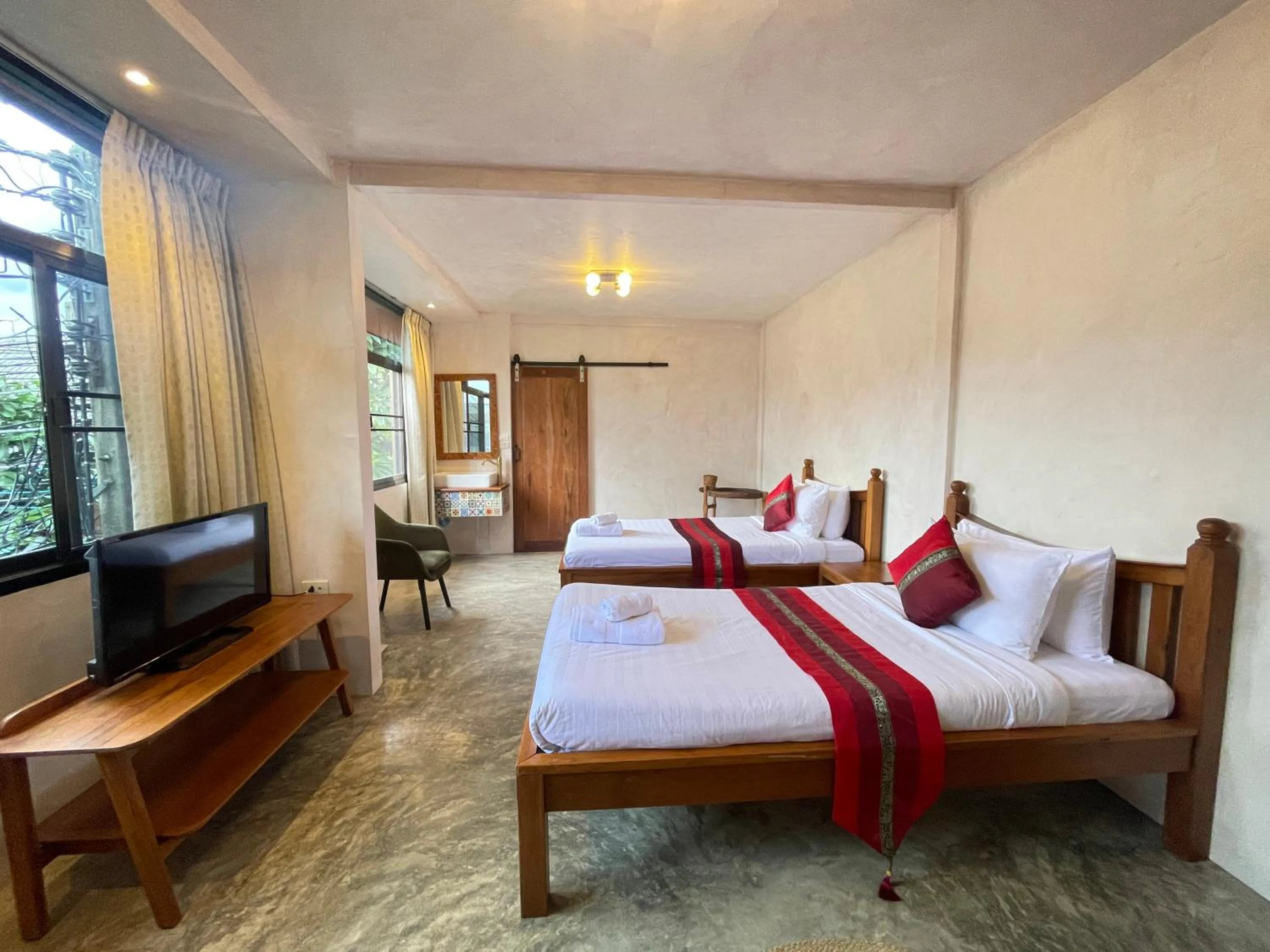 Photo of the whole room, Bed in Mesa Garden Villa