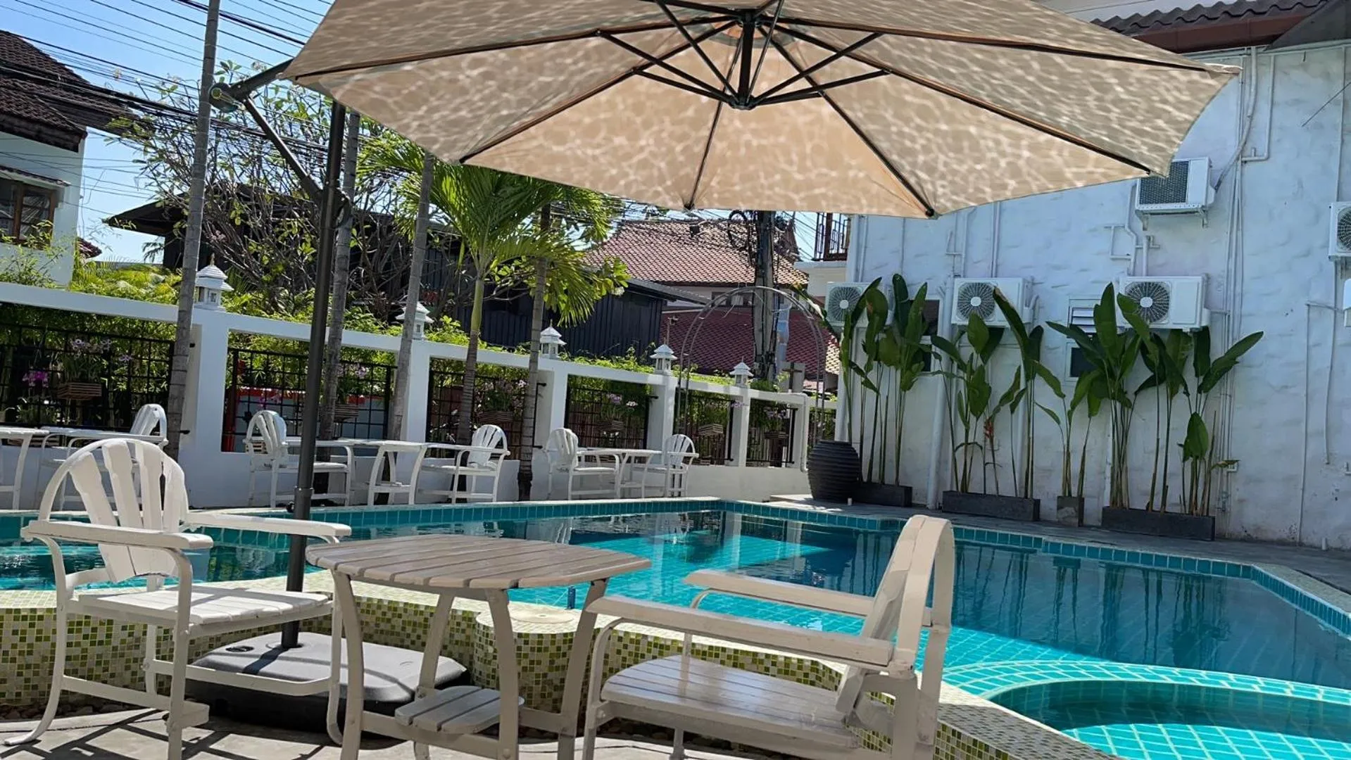 Restaurant/places to eat in Mesa Garden Villa