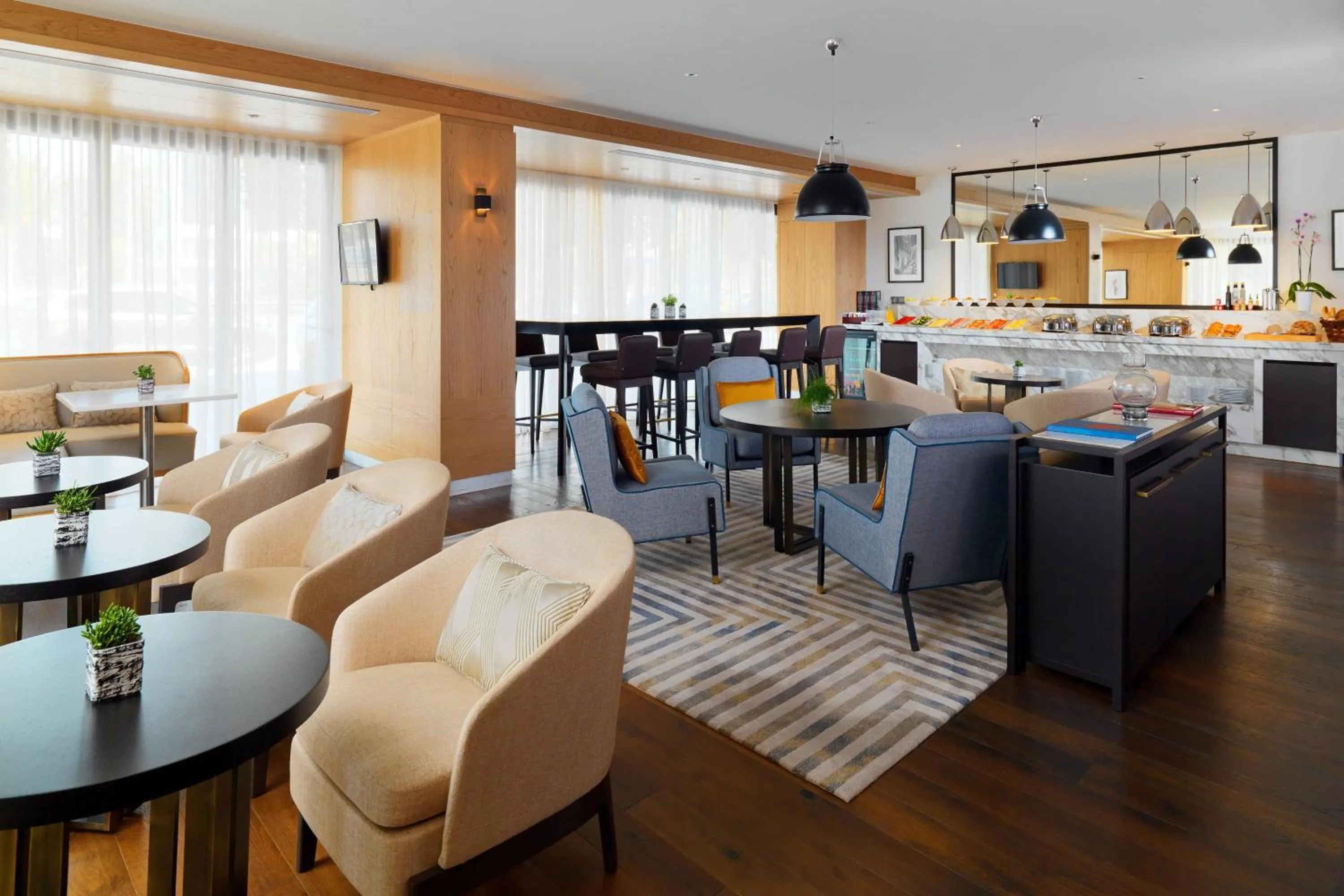 Lounge or bar in Athens Marriott Hotel