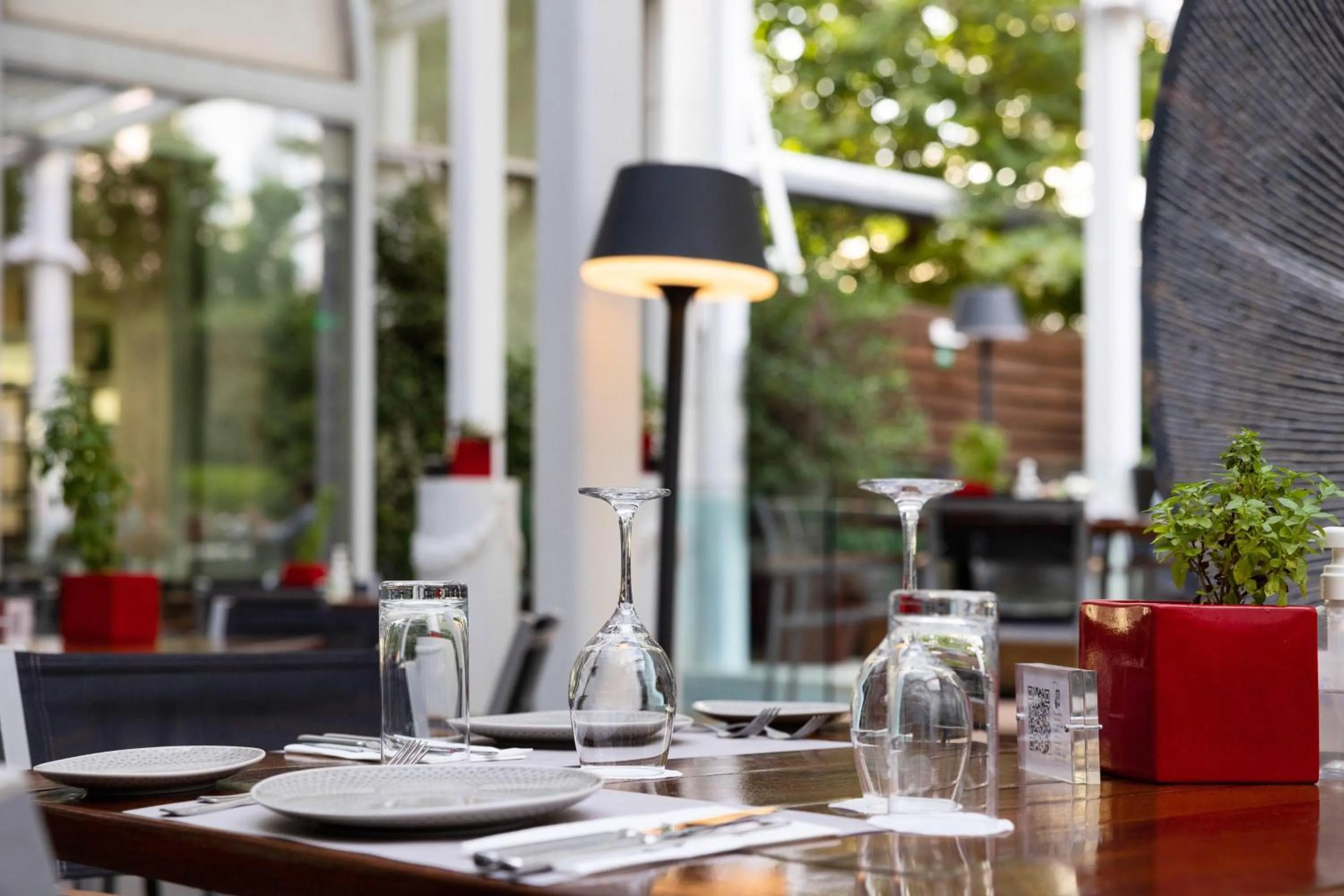 Restaurant/places to eat in Athens Marriott Hotel