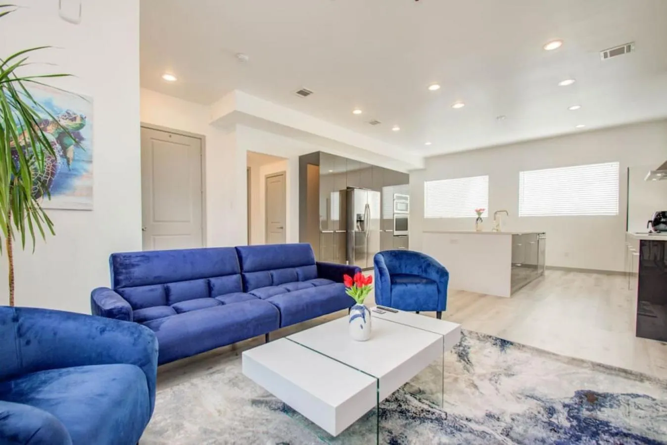 Living room in Modern 4 Bedroom 4 Full Bathroom Near Downtown