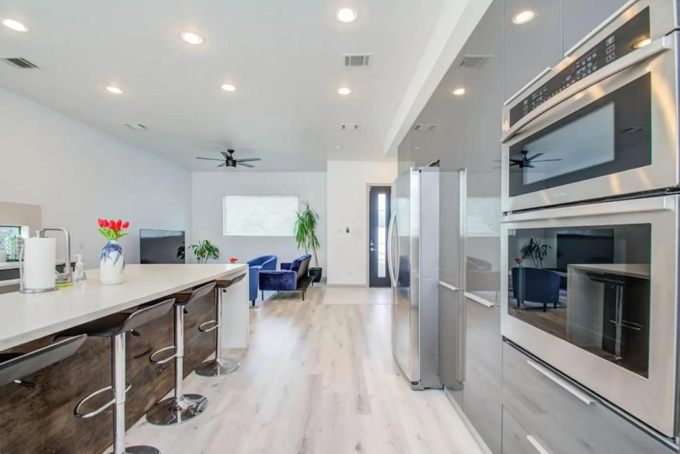 Kitchen or kitchenette in Modern 4 Bedroom 4 Full Bathroom Near Downtown