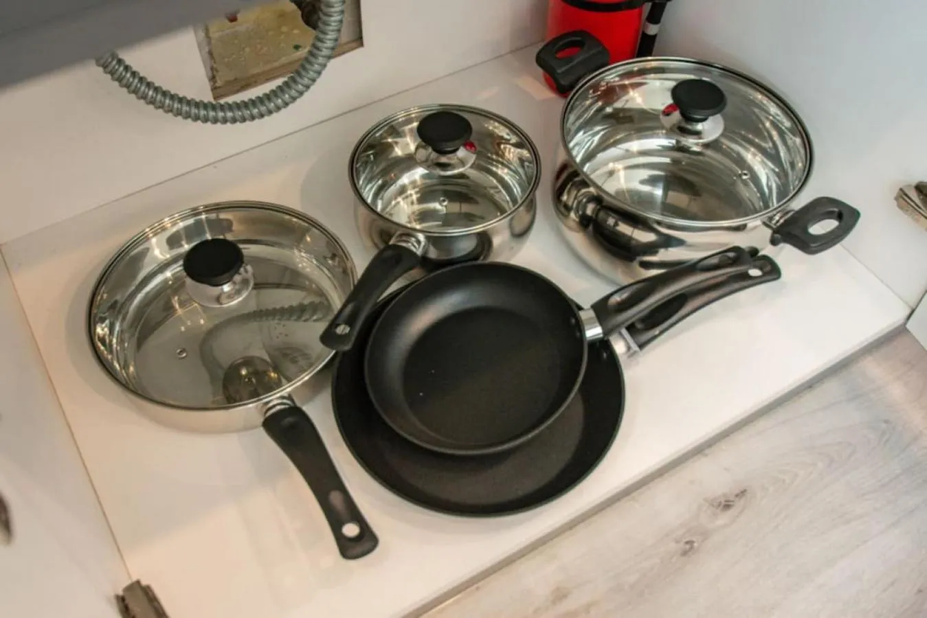 Kitchen or kitchenette in Modern 4 Bedroom 4 Full Bathroom Near Downtown