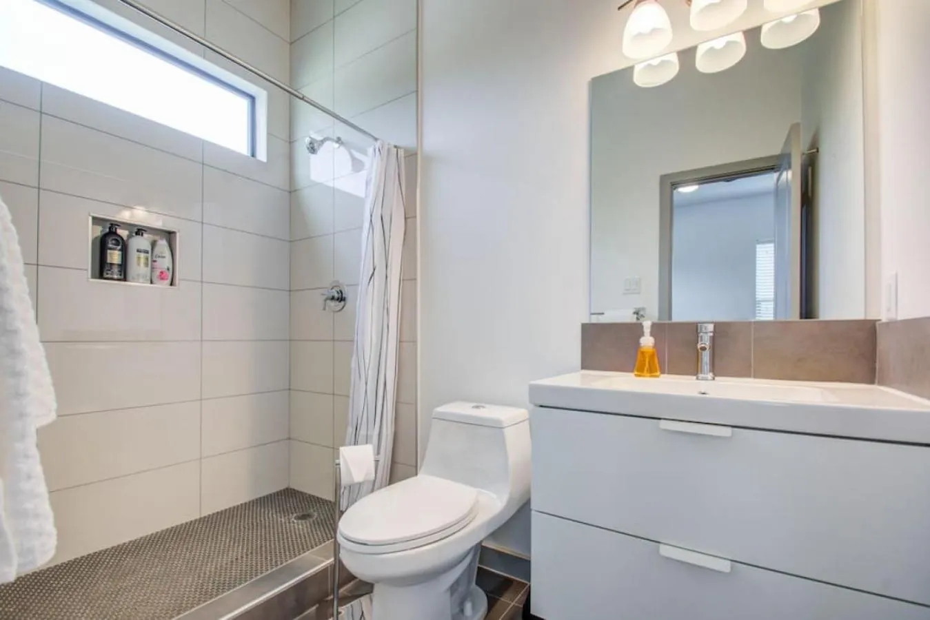 Bathroom in Modern 4 Bedroom 4 Full Bathroom Near Downtown