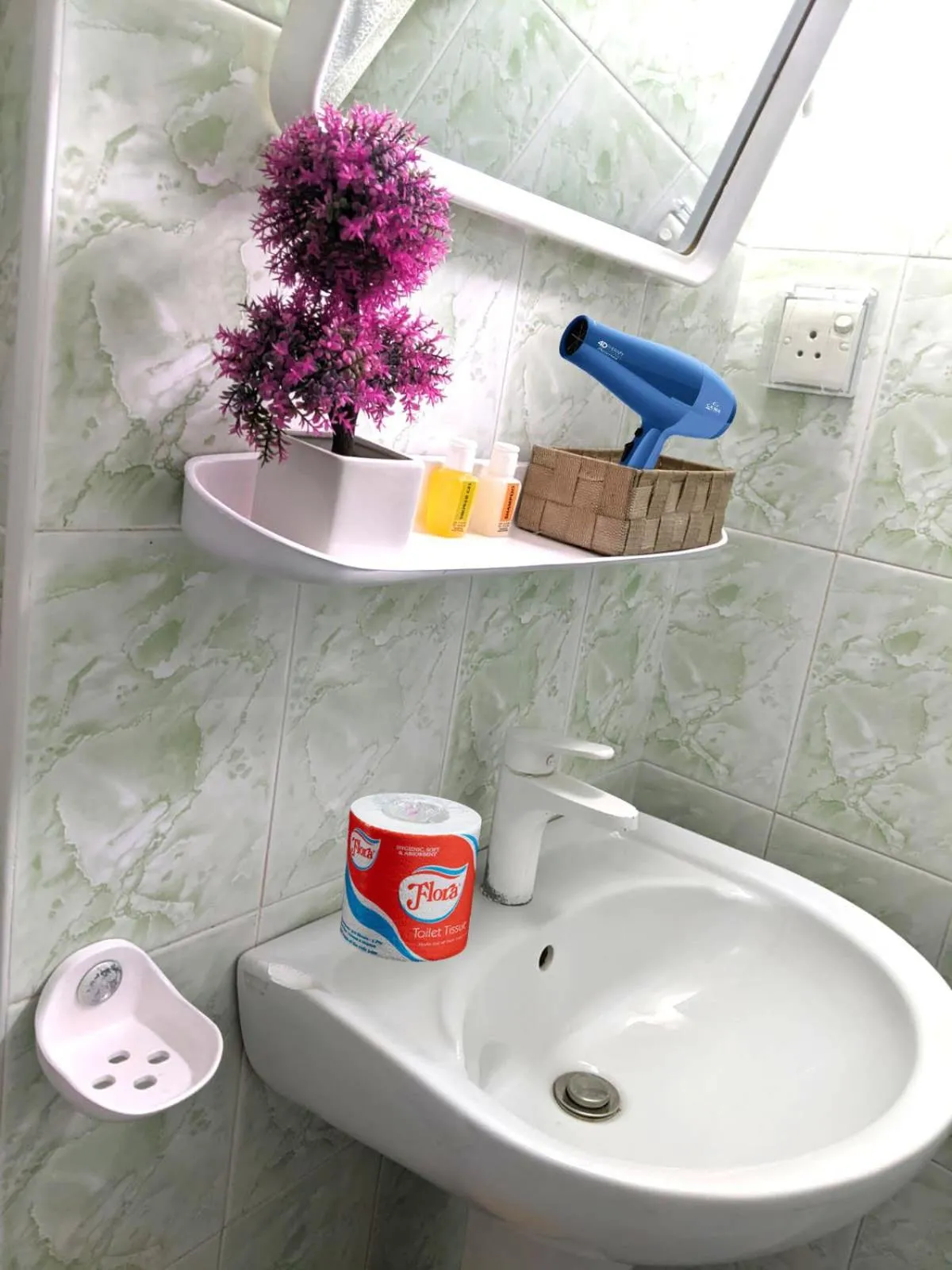 Bathroom in Sea Breeze Guest House Negombo