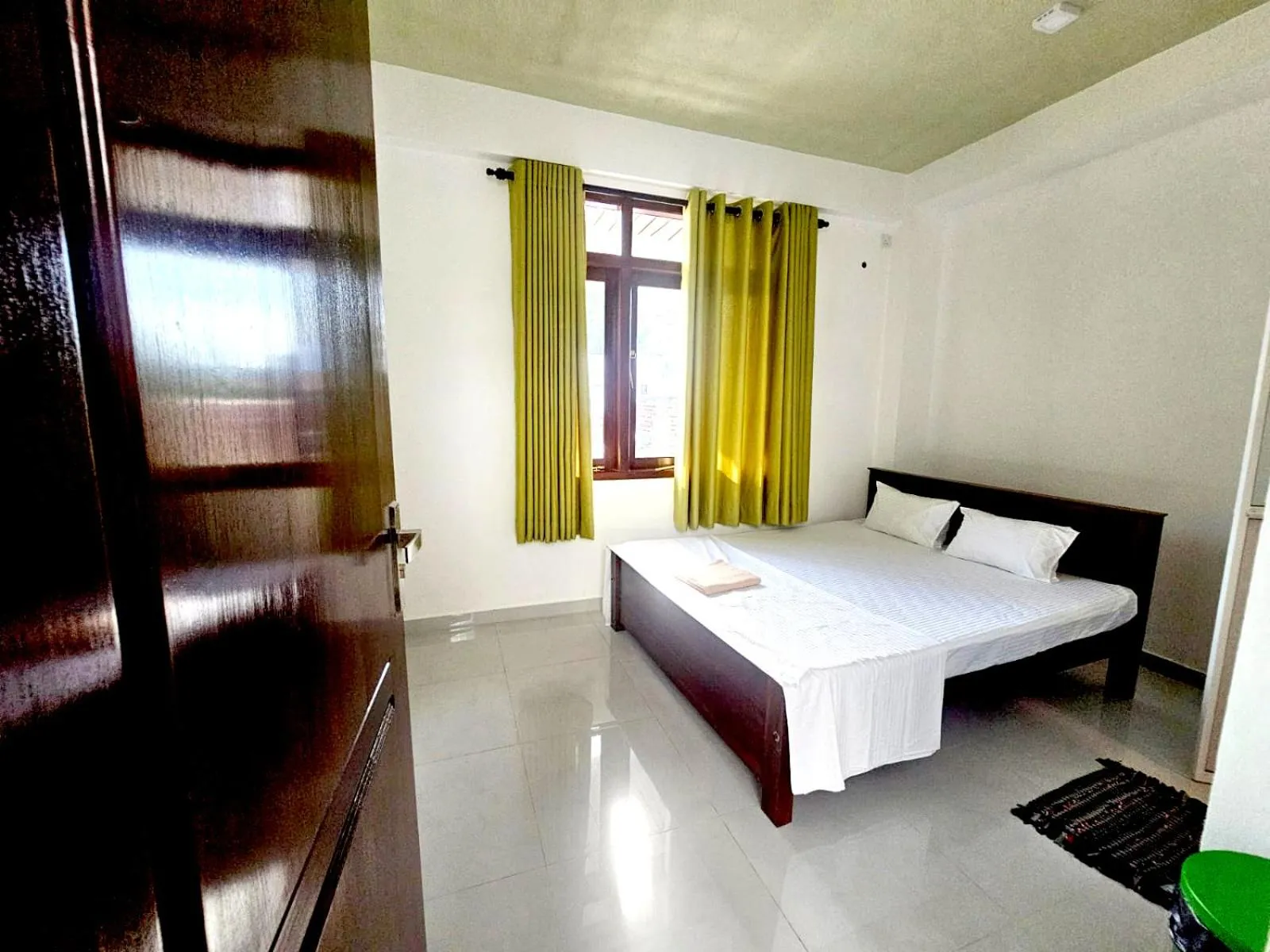 Bed in Sea Breeze Guest House Negombo