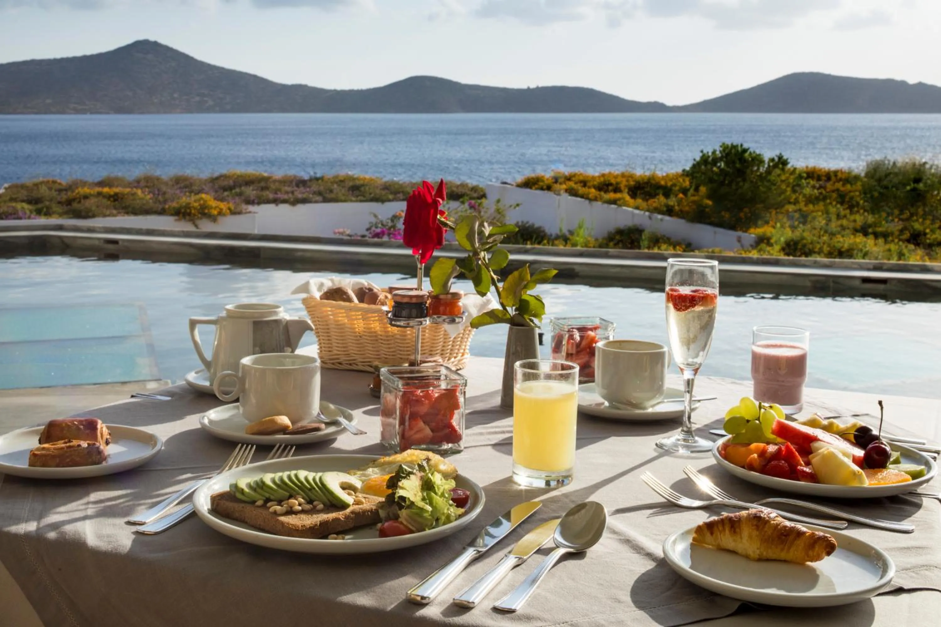 Breakfast in Elounda Peninsula Luxury Resort, Six Senses Spa
